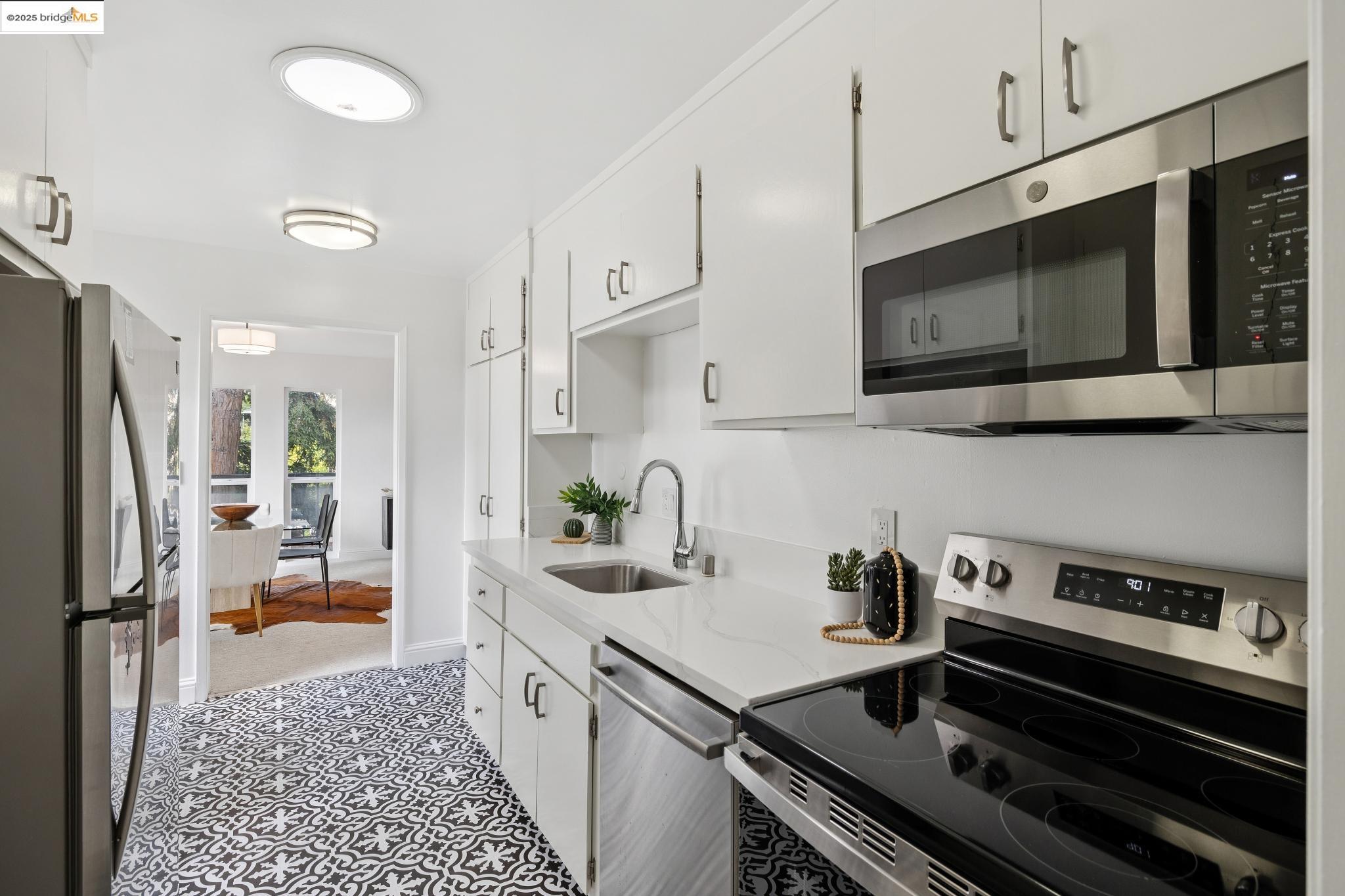 385 Jayne Ave # 401, Oakland Unit: 401