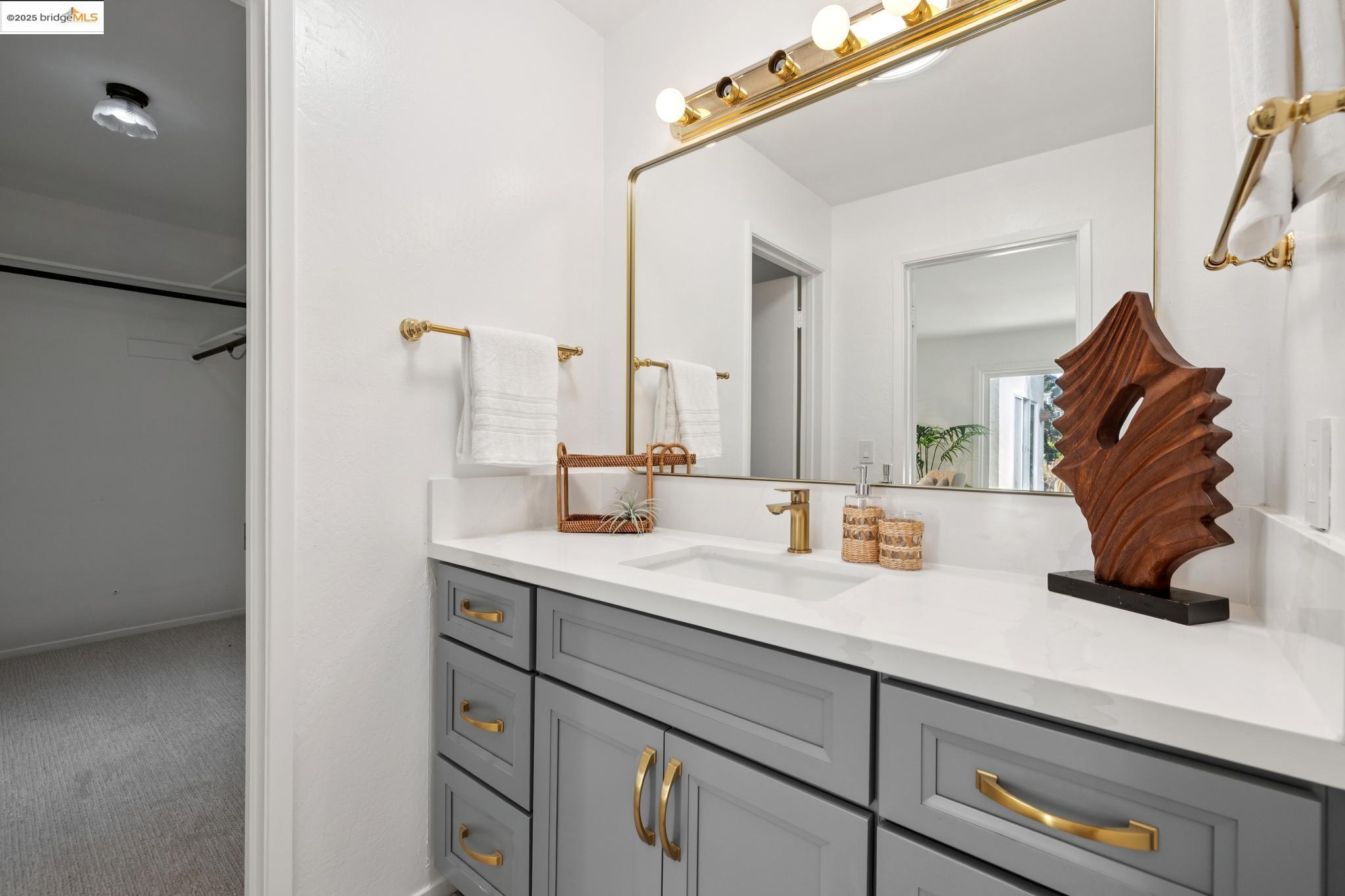 385 Jayne Ave # 401, Oakland Unit: 401