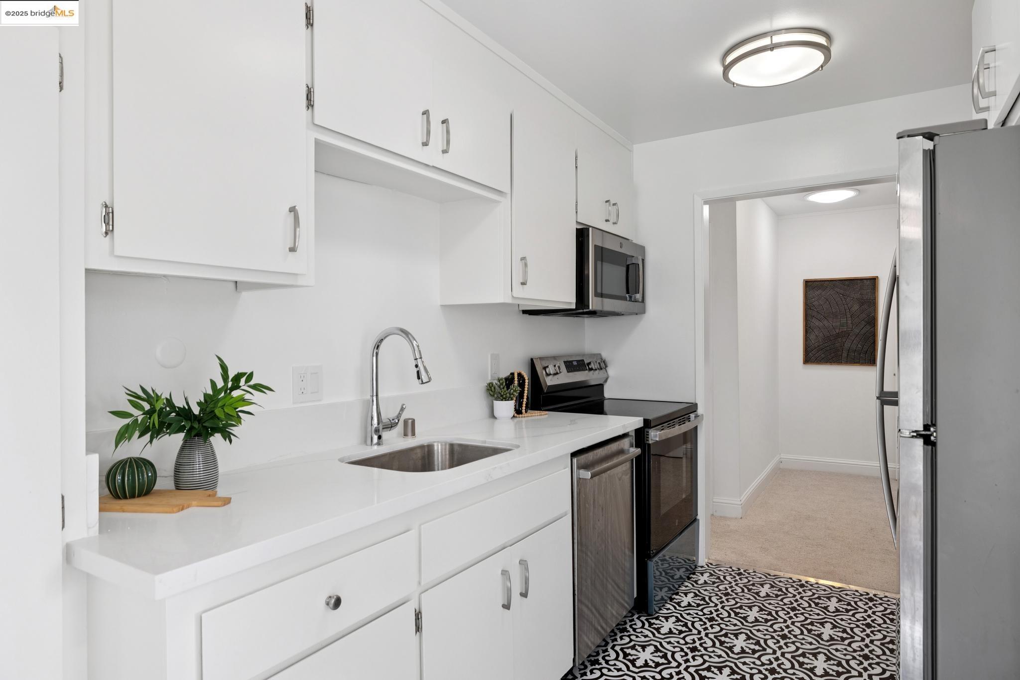 385 Jayne Ave # 401, Oakland Unit: 401