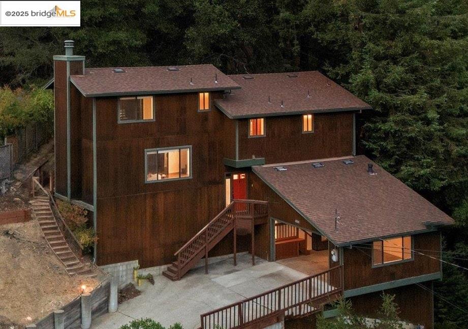 6861 Saroni Dr