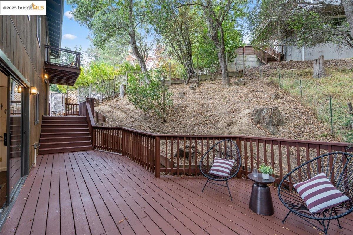 6861 Saroni Dr