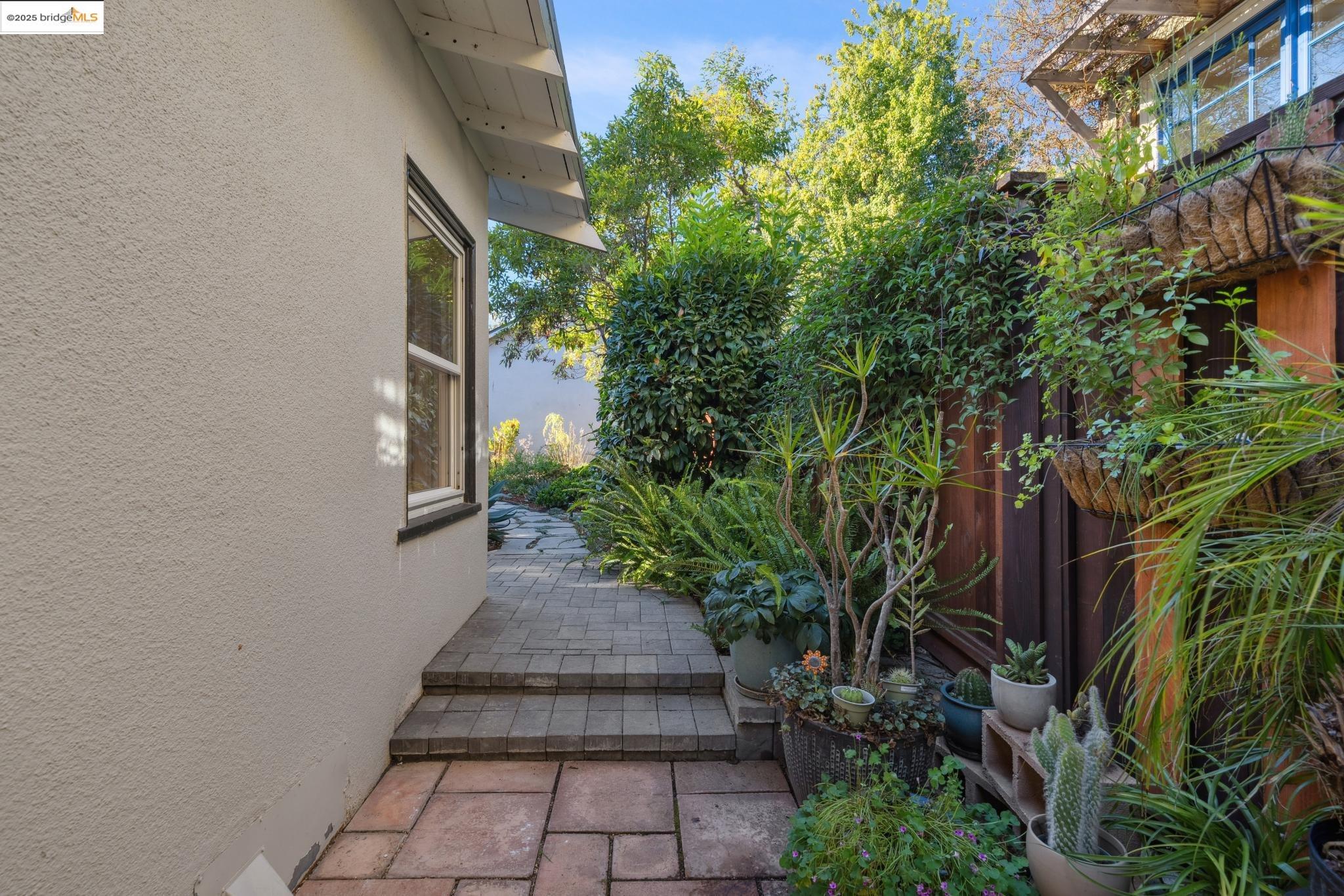 1865 San Pedro Ave