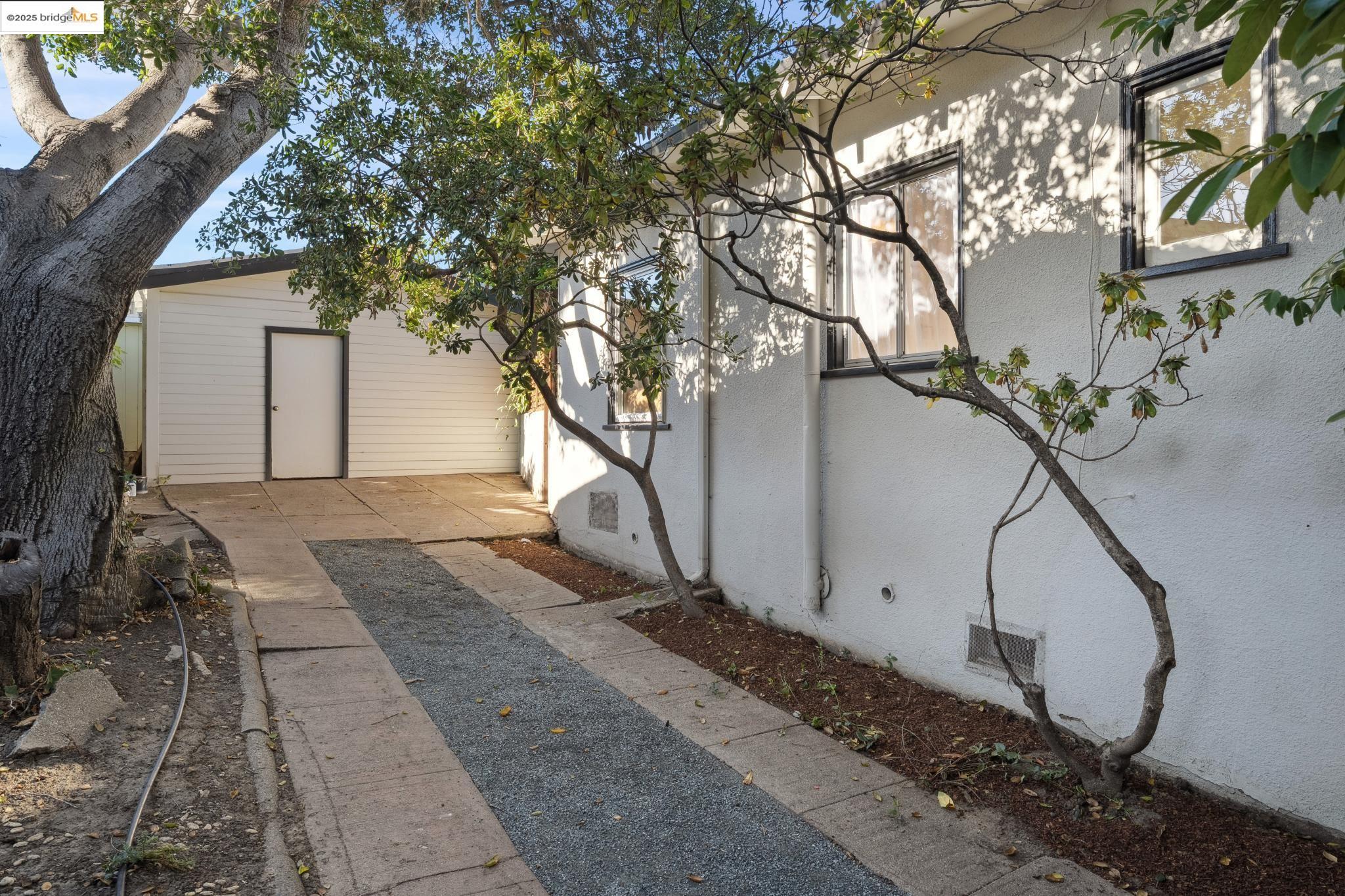 1865 San Pedro Ave