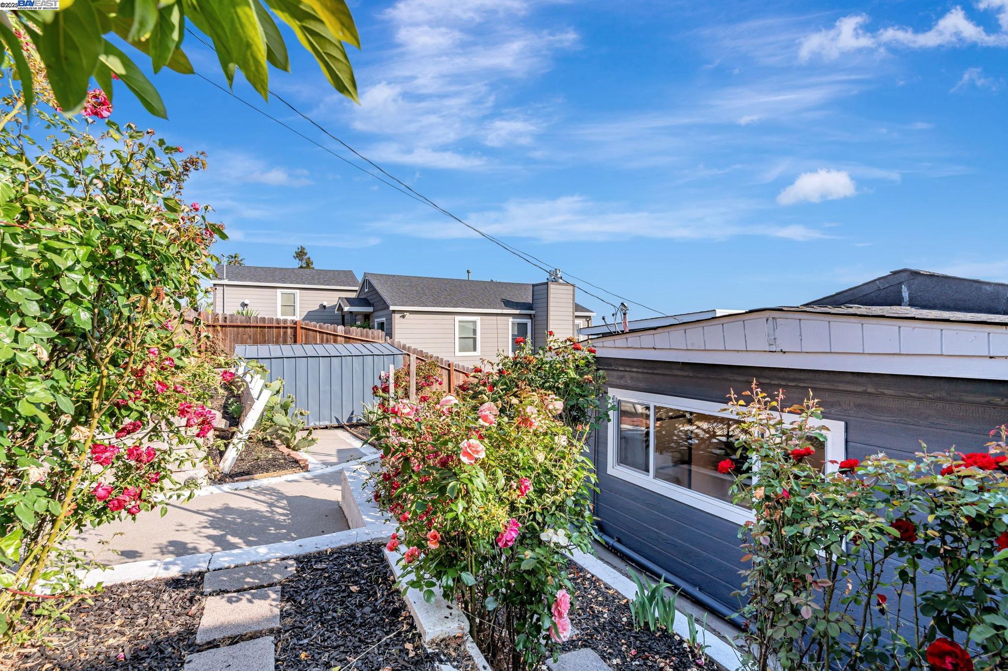 6583 Simson St, Oakland