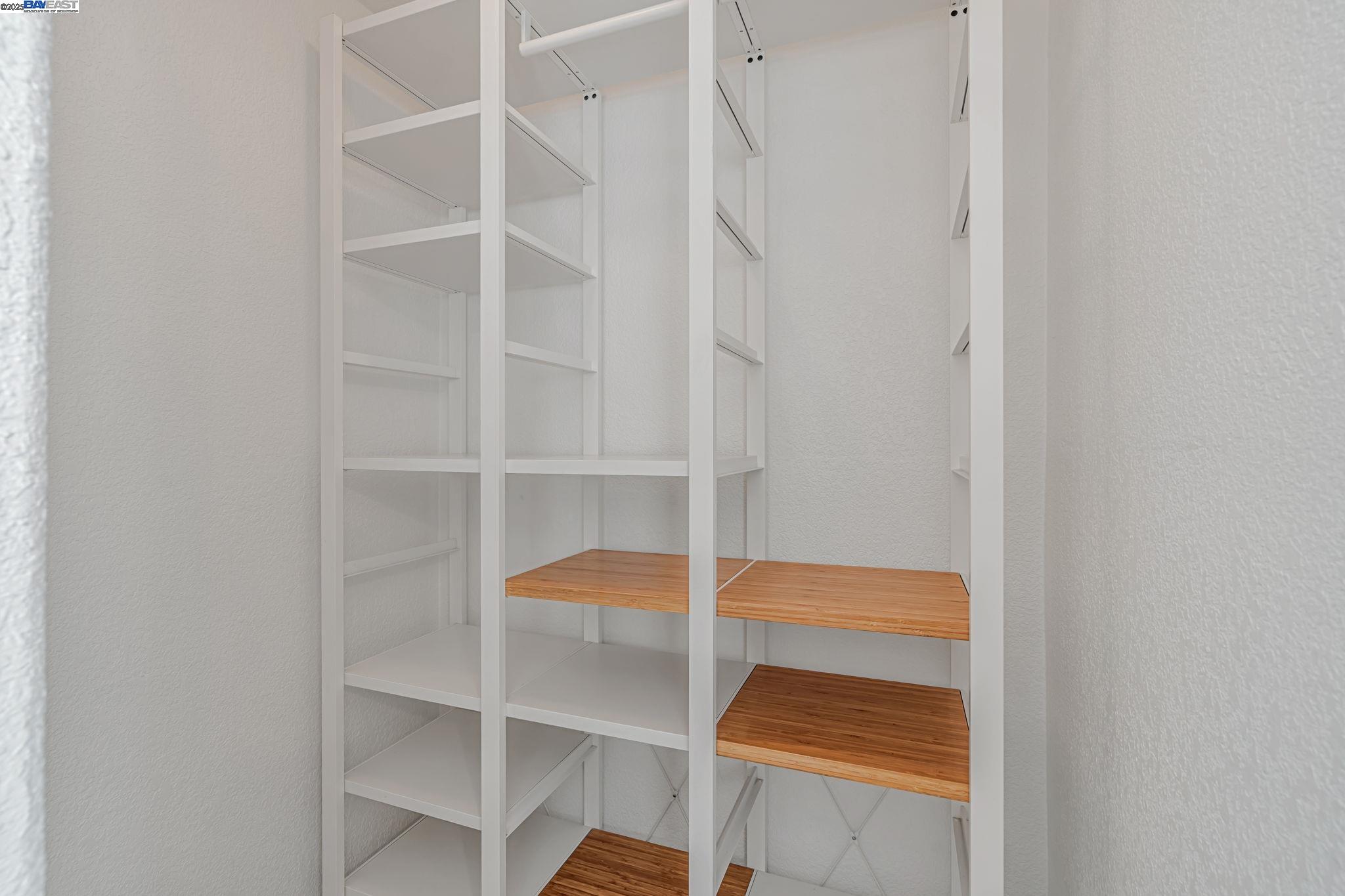 6583 Simson St, Oakland