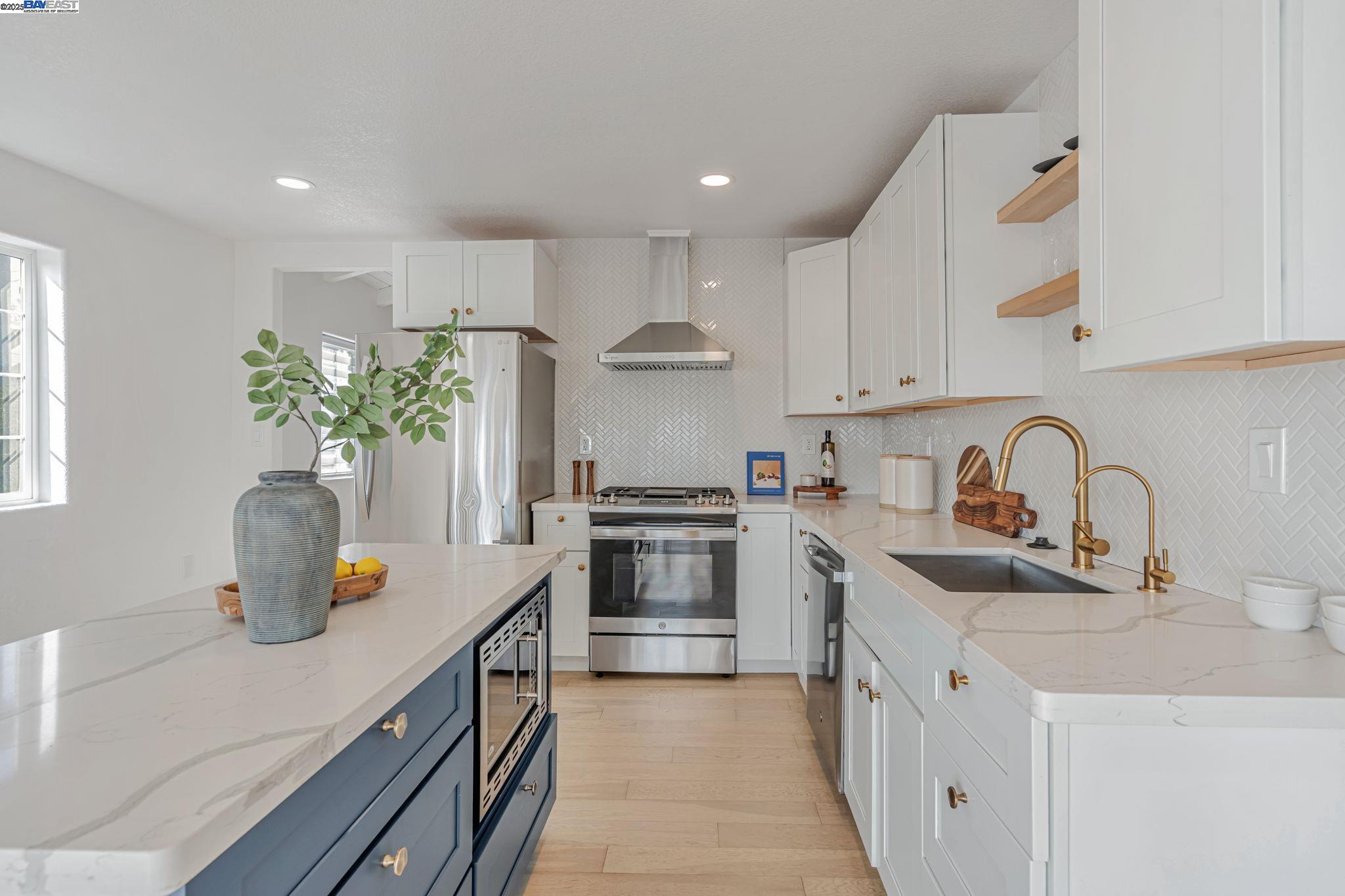 6583 Simson St, Oakland