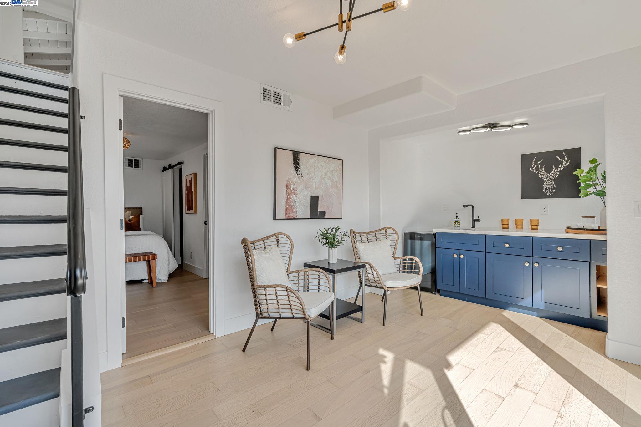 6583 Simson St, Oakland