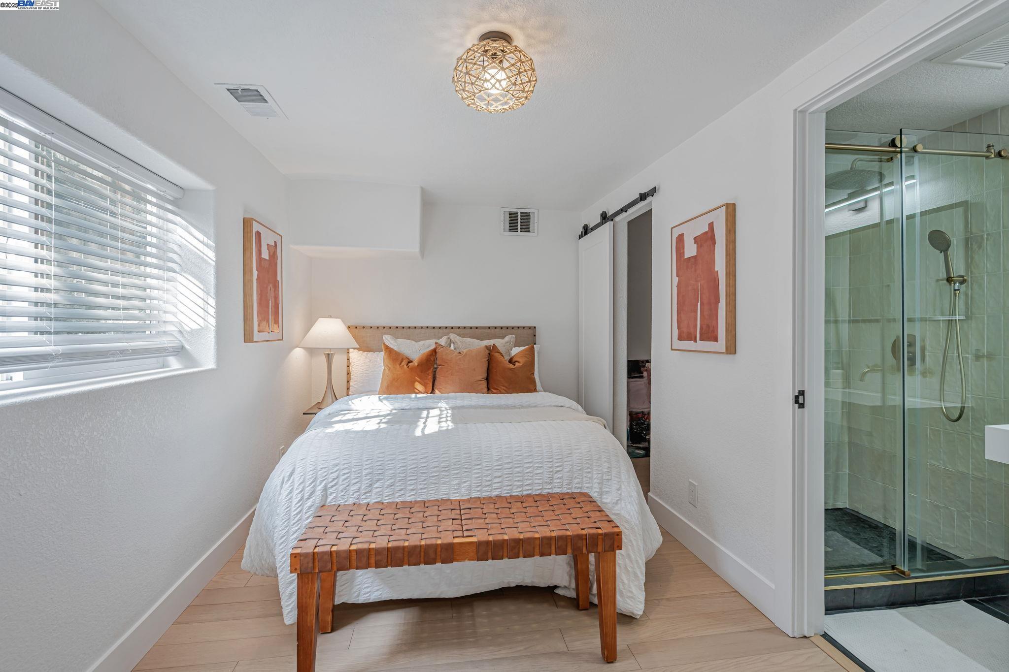 6583 Simson St, Oakland