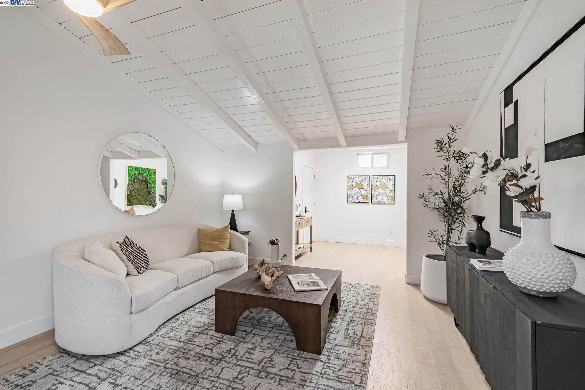 6583 Simson St, Oakland