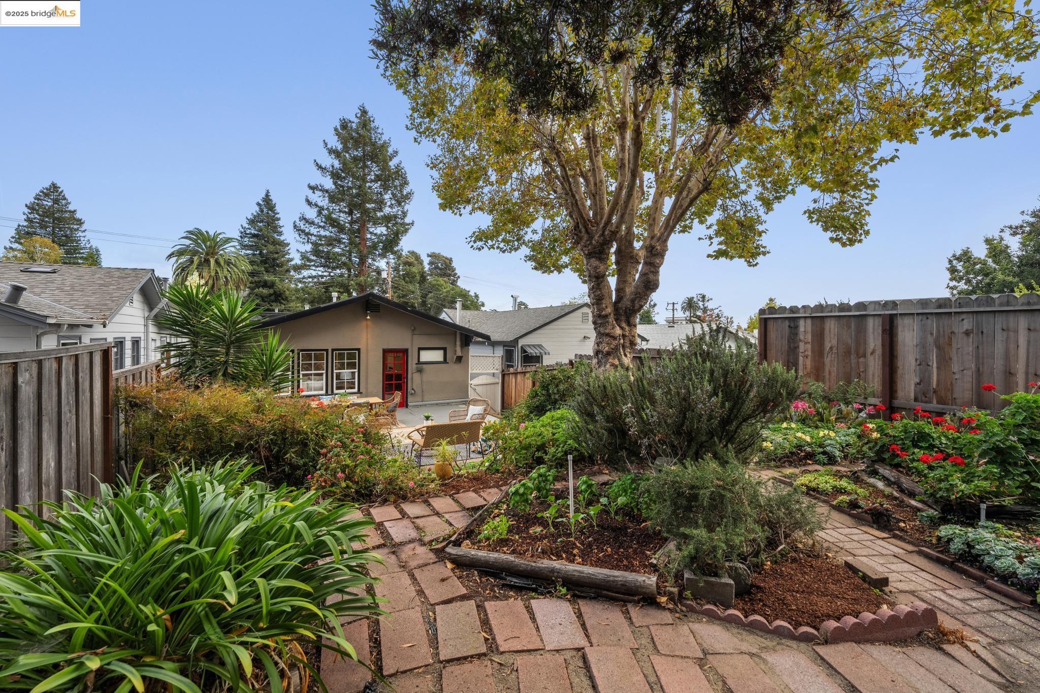 3873 Coolidge Ave