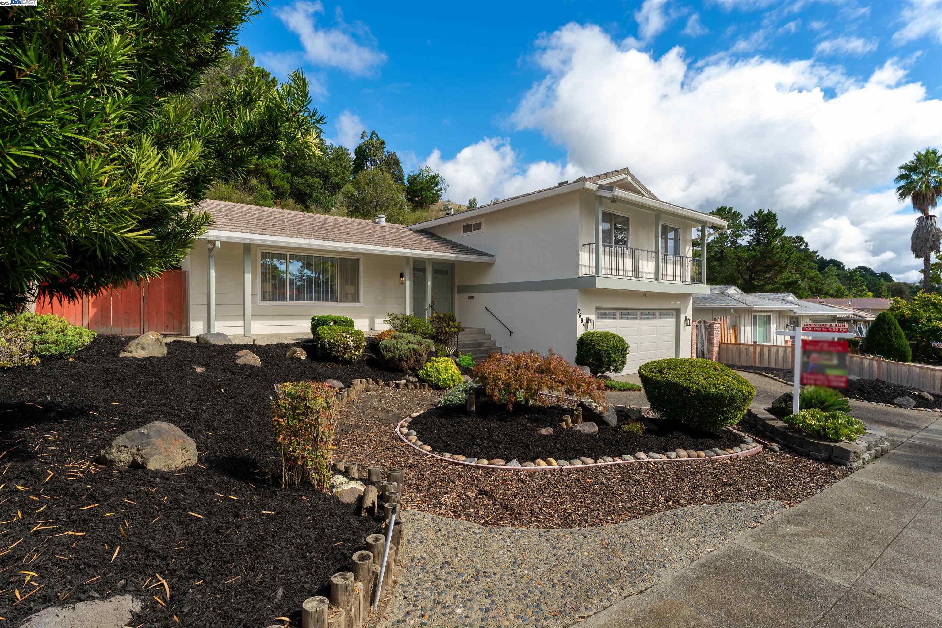 7684 Surrey Ln