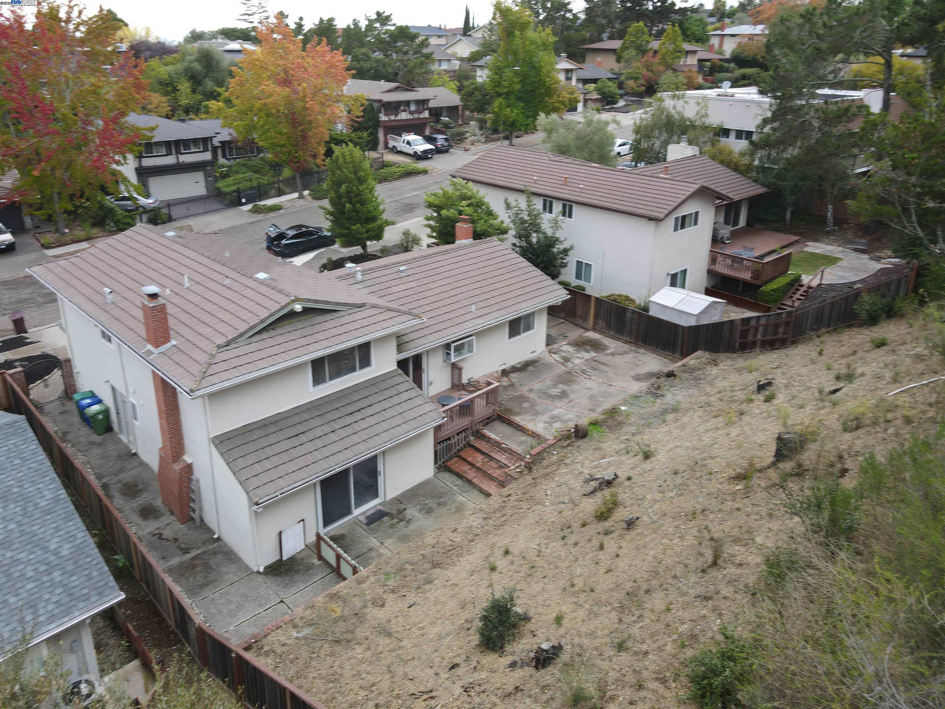 7684 Surrey Ln