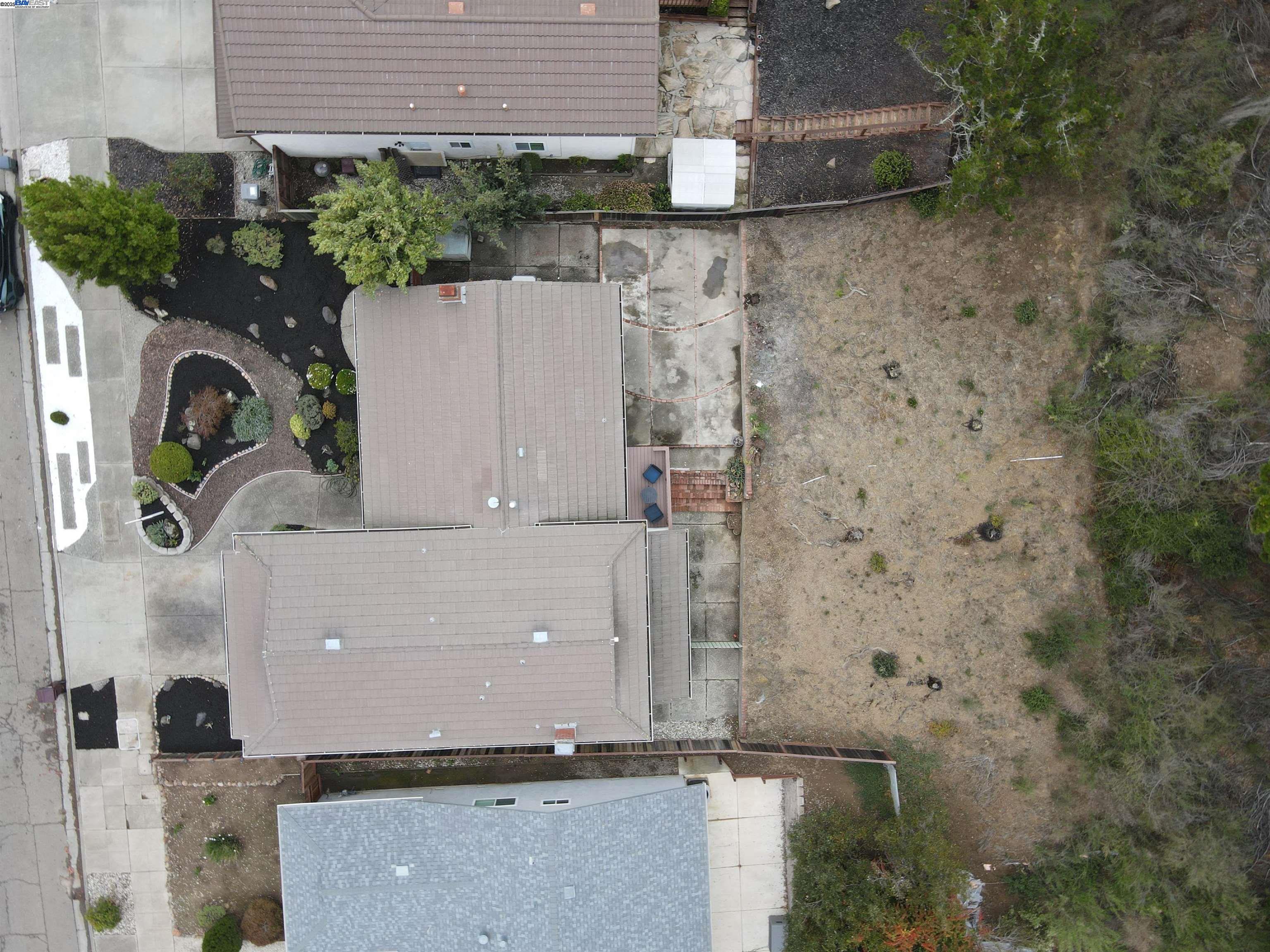 7684 Surrey Ln