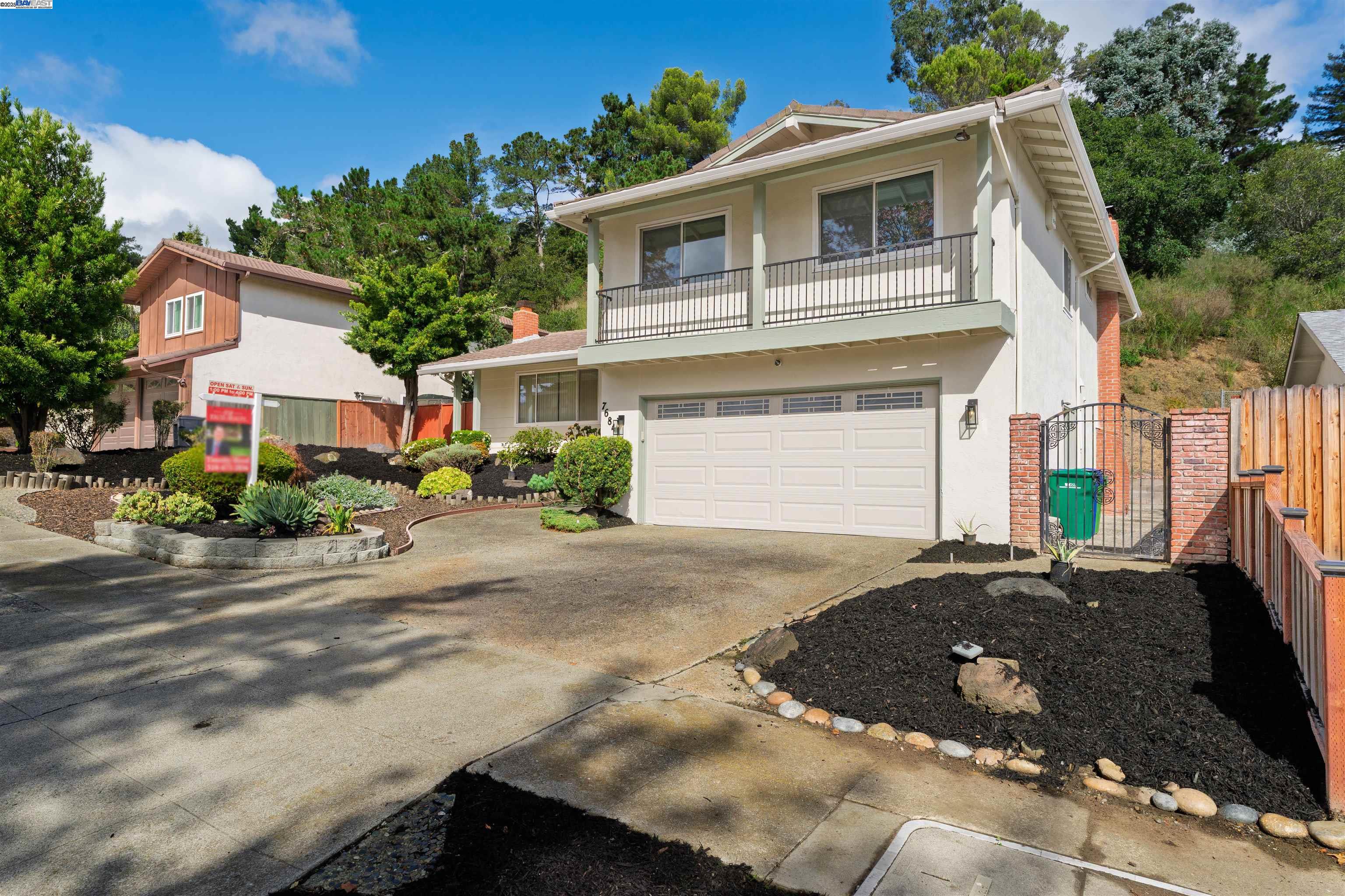 7684 Surrey Ln