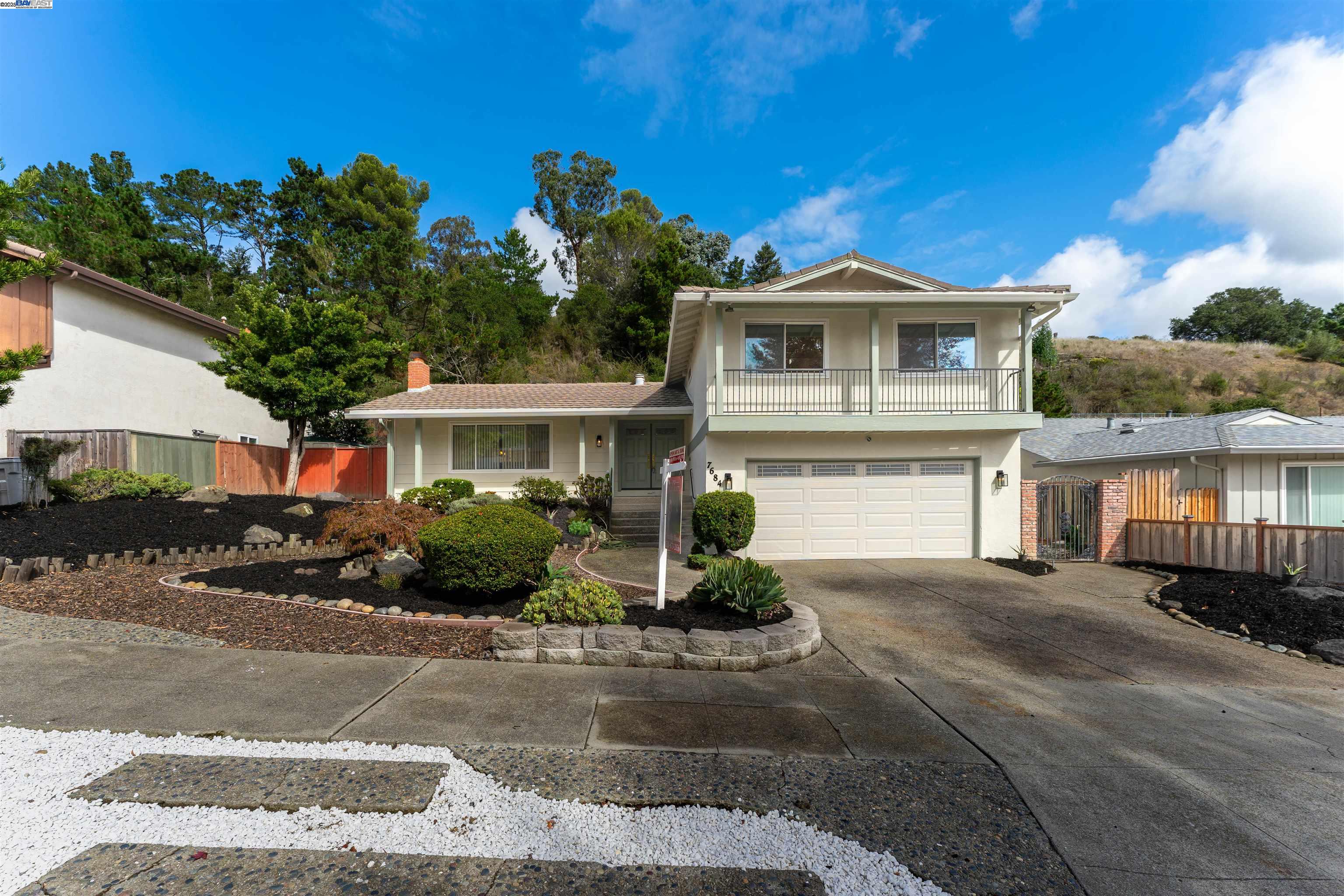 7684 Surrey Ln