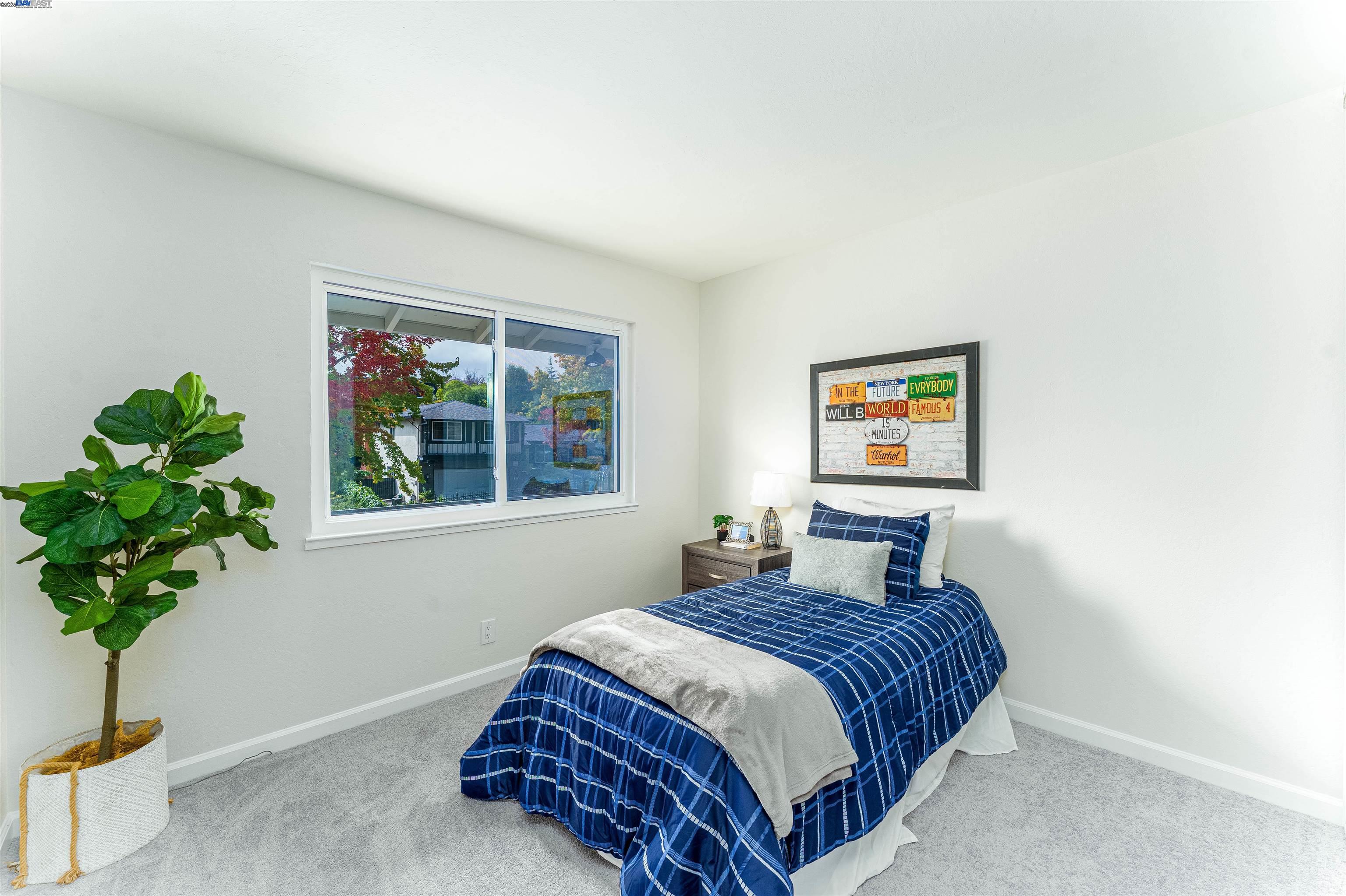 7684 Surrey Ln