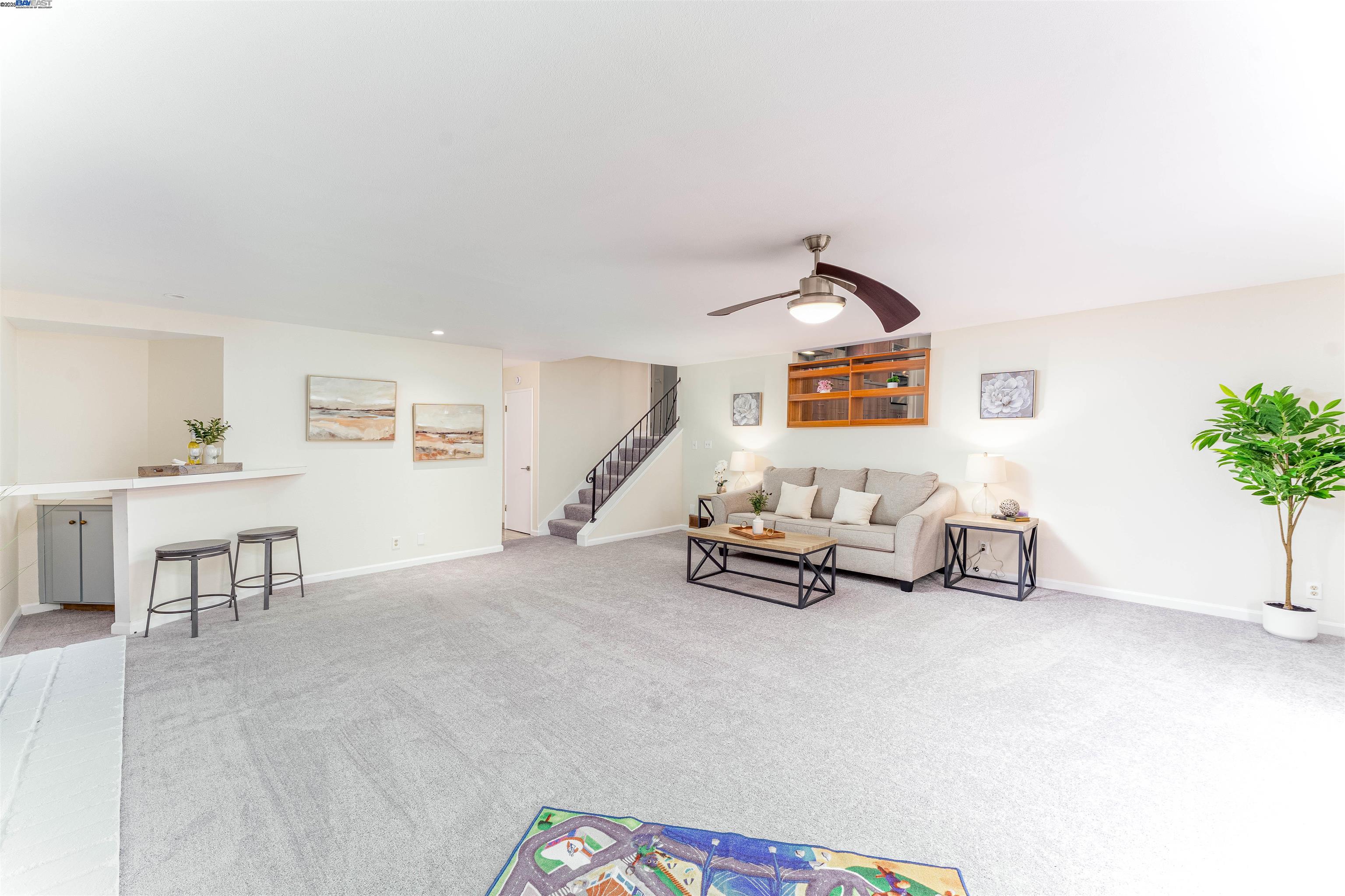 7684 Surrey Ln