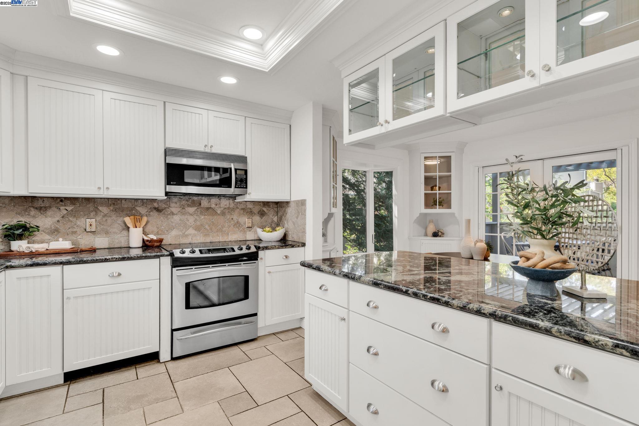 394 Camelback Rd