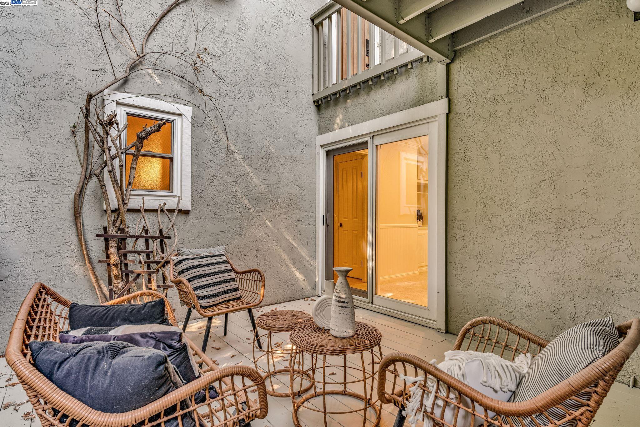394 Camelback Rd