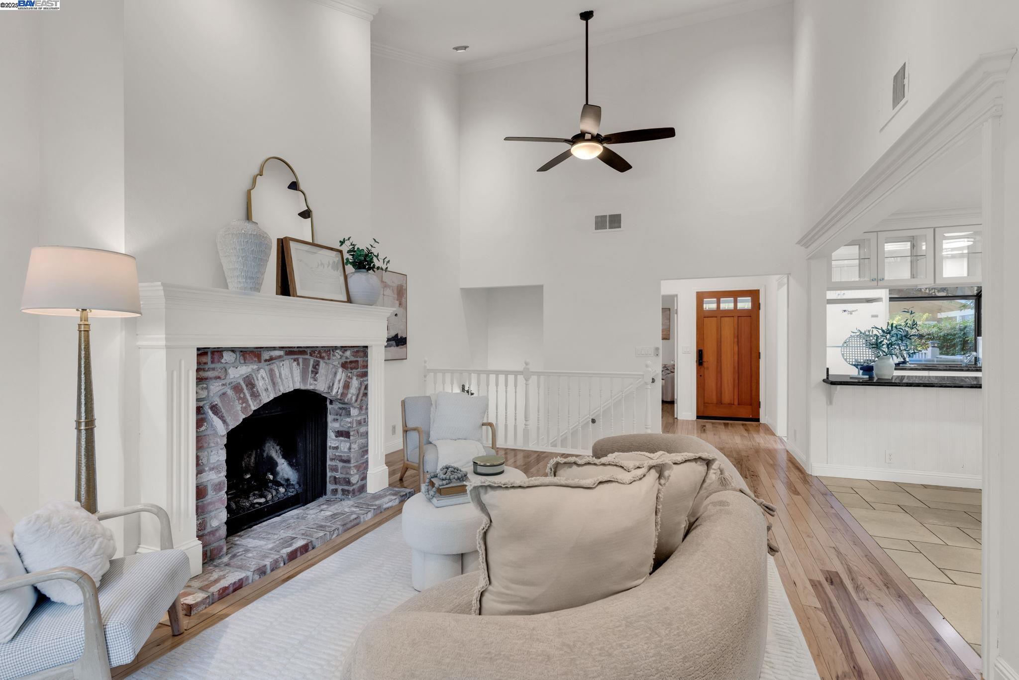 394 Camelback Rd