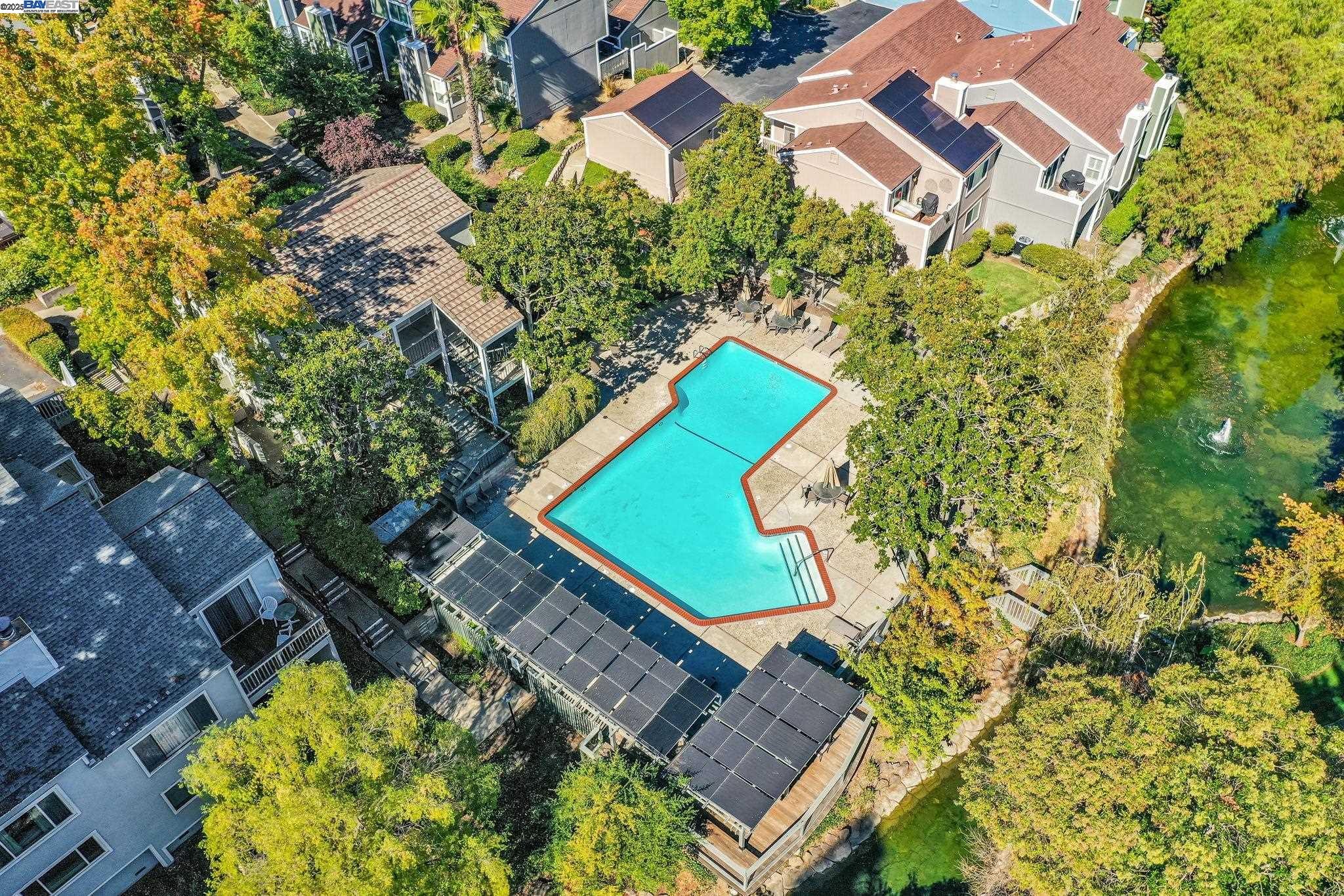 394 Camelback Rd