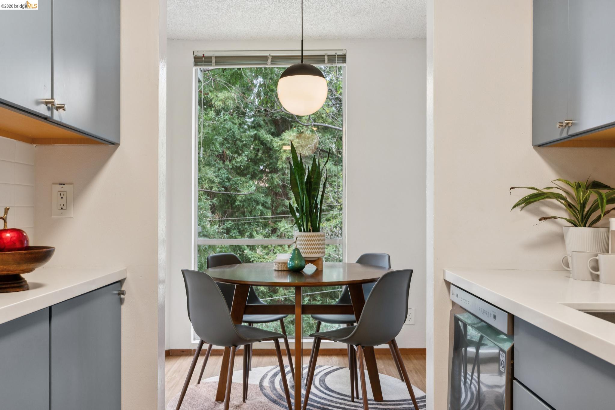 2700 Le Conte Ave # 402