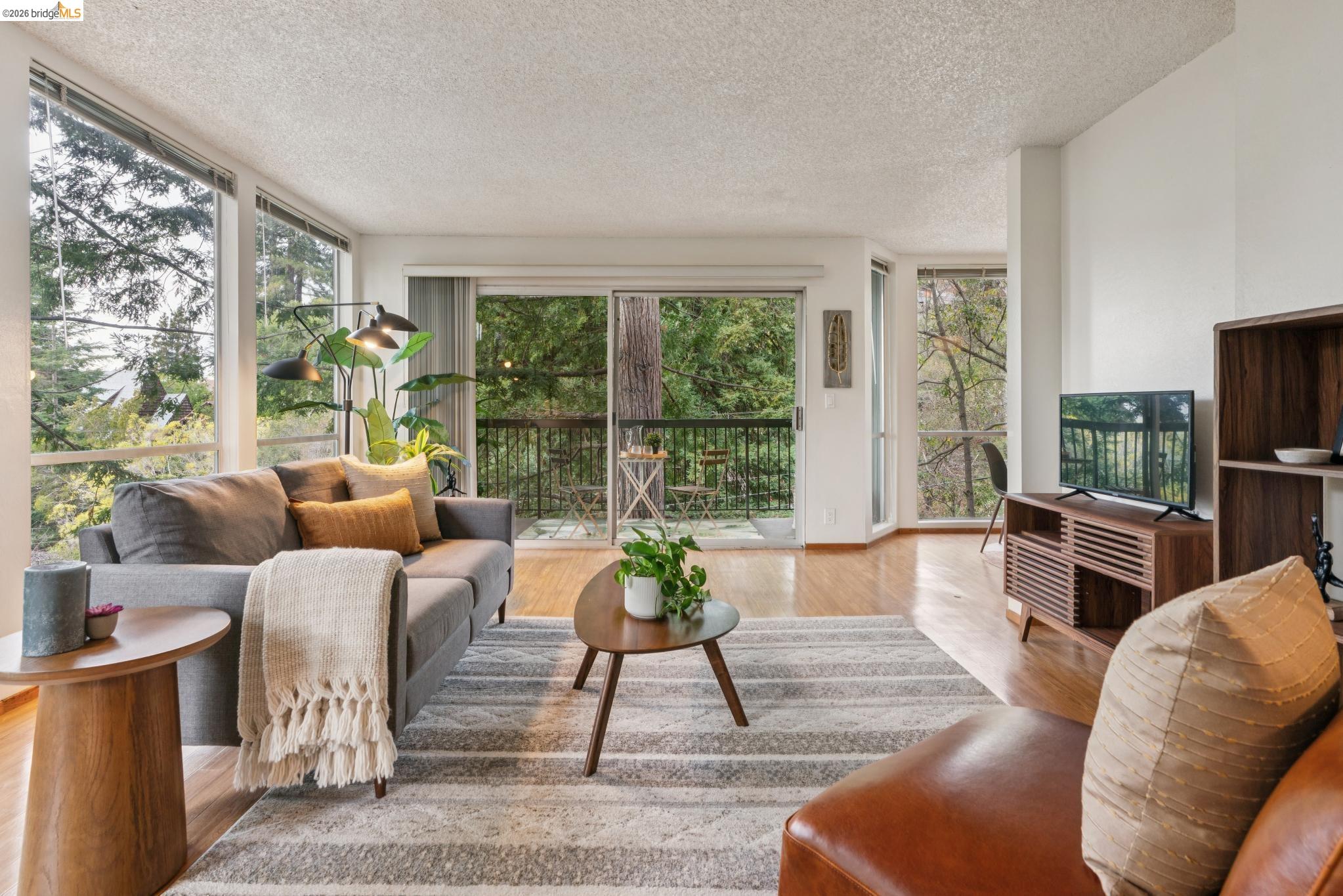 2700 Le Conte Ave # 402