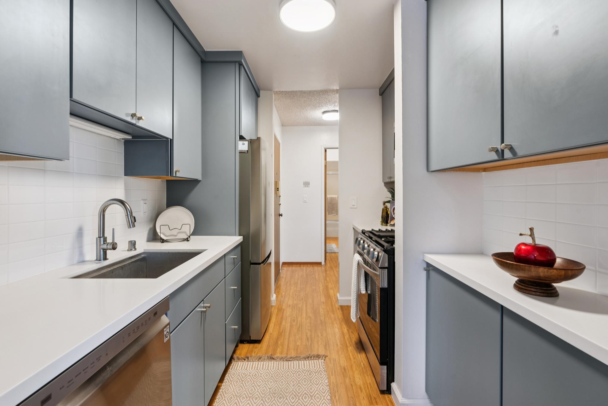 2700 Le Conte Ave # 402