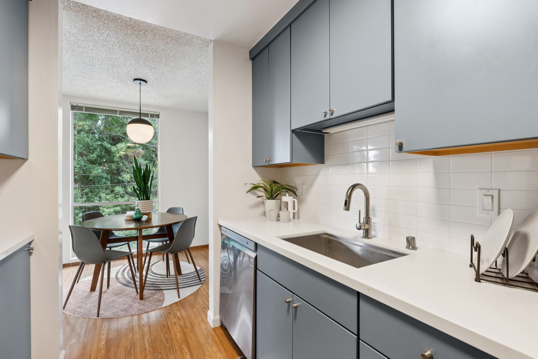 2700 Le Conte Ave # 402