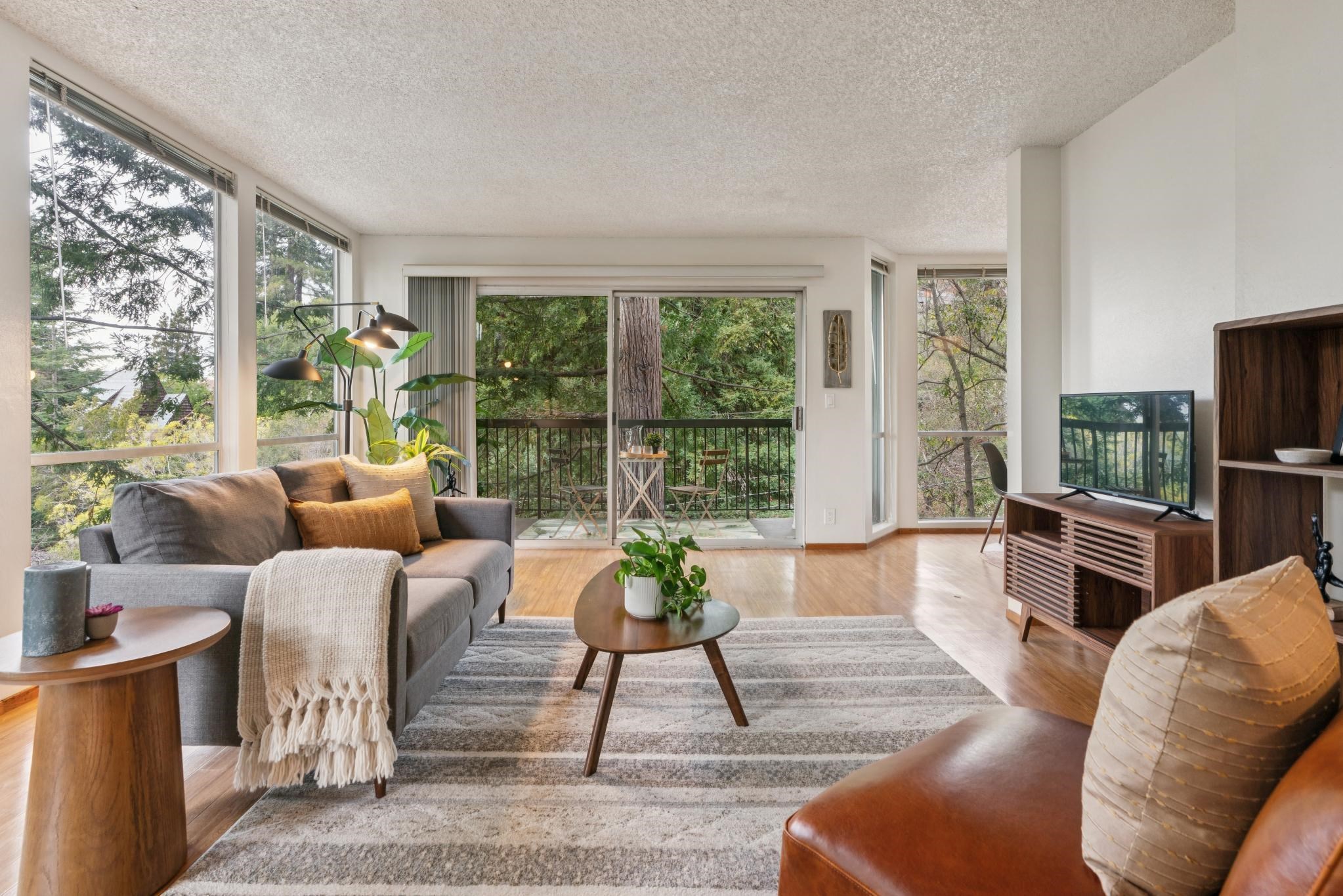 2700 Le Conte Ave # 402