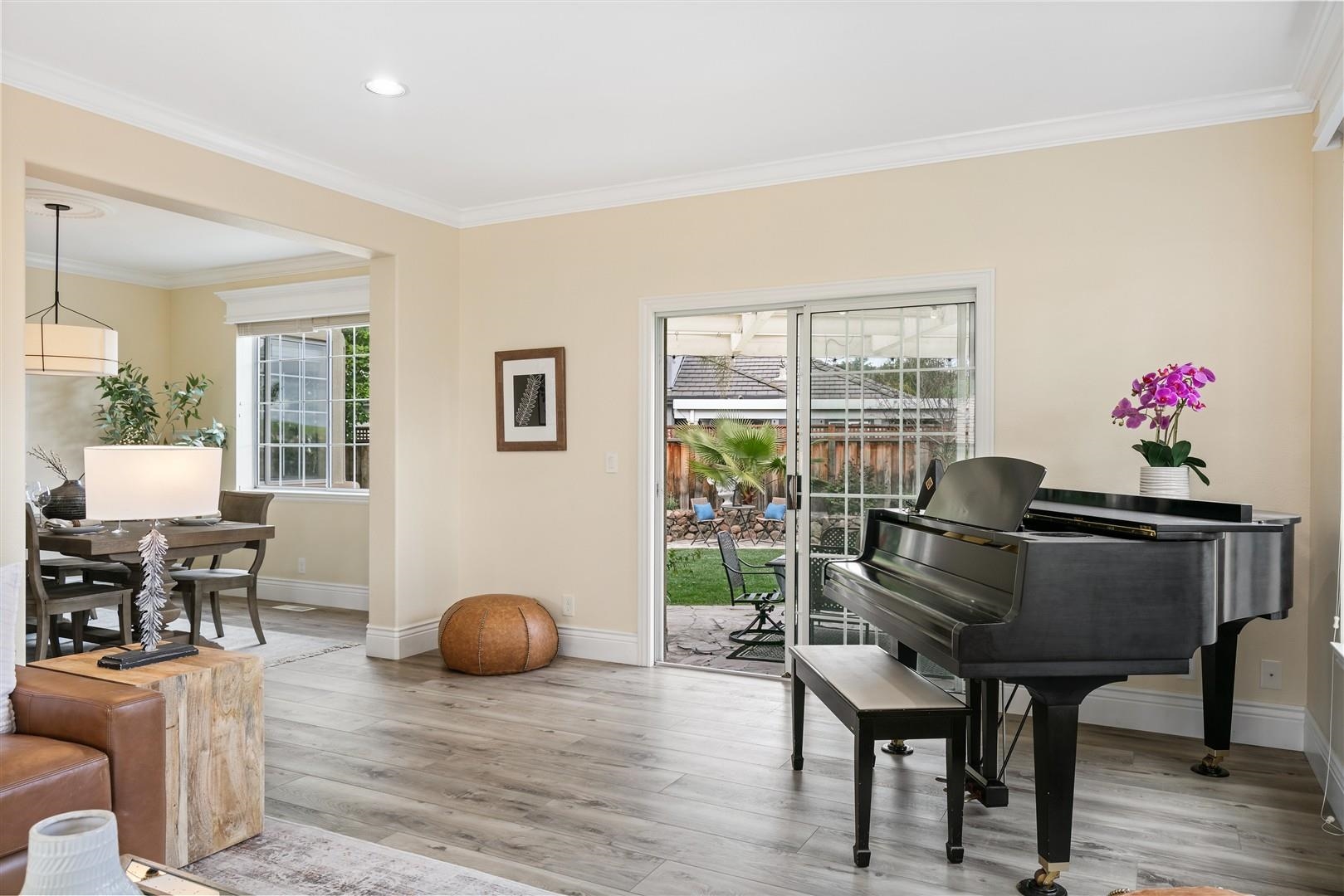 3266 Congressional Cir