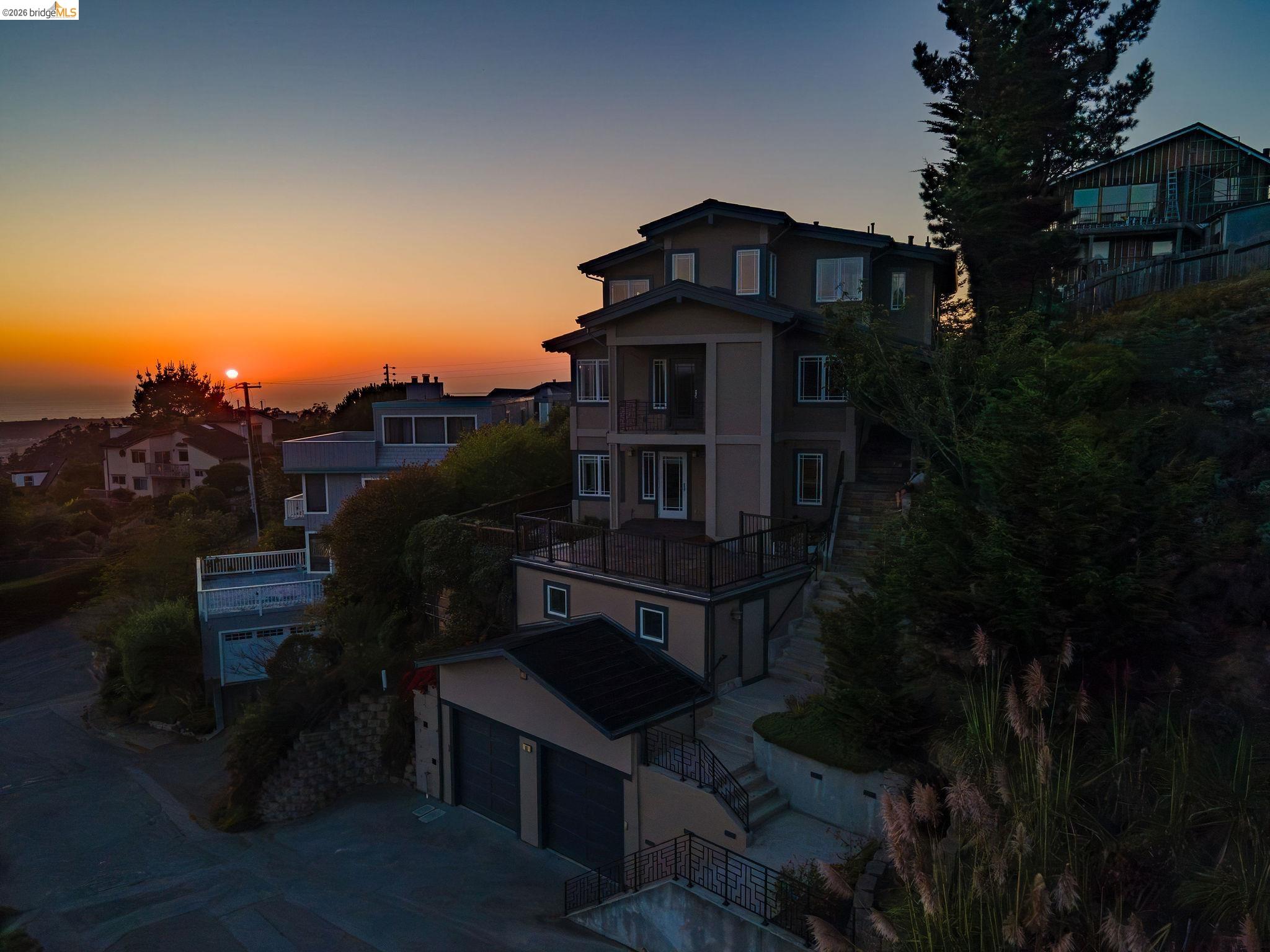 107 Dolphine Ave