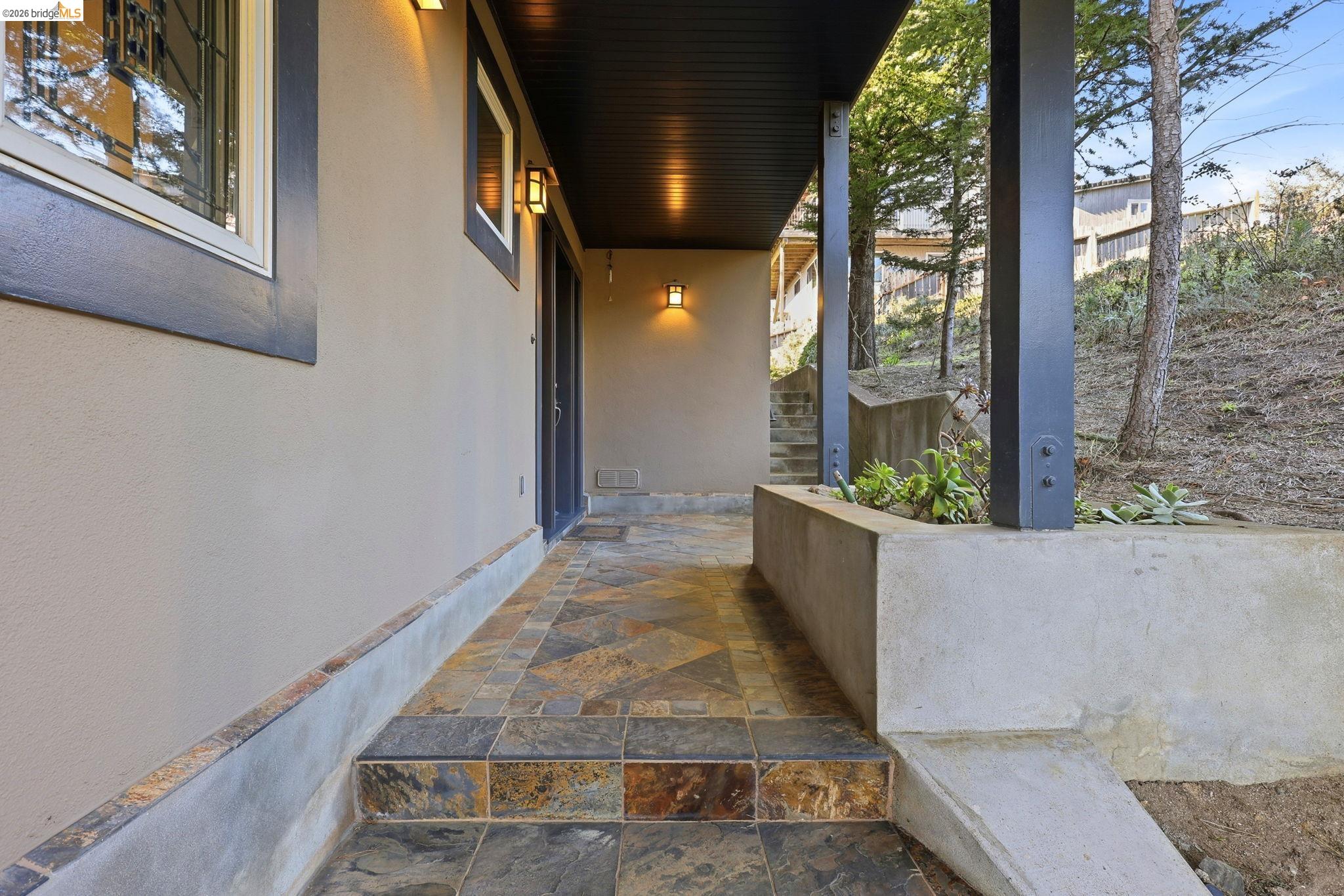 107 Dolphine Ave