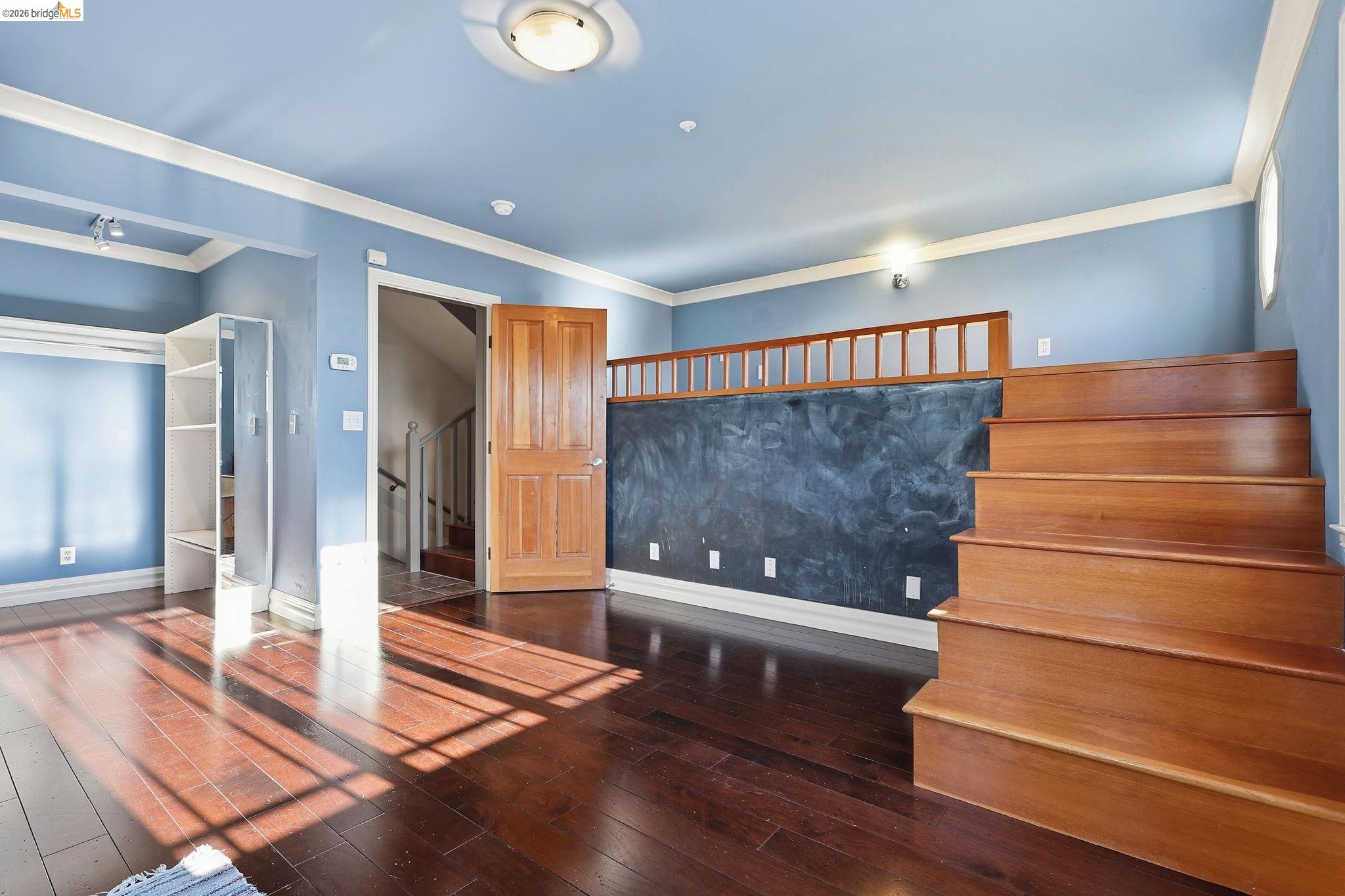 107 Dolphine Ave
