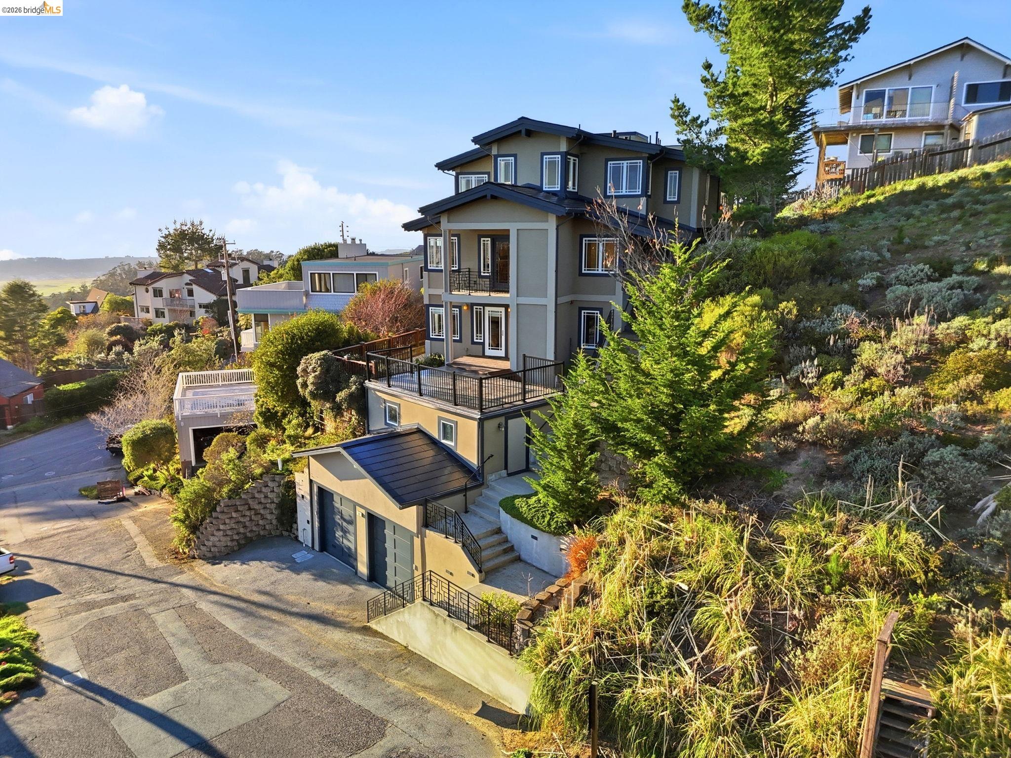 107 Dolphine Ave