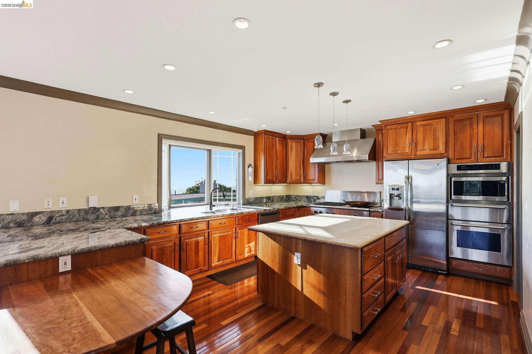 107 Dolphine Ave