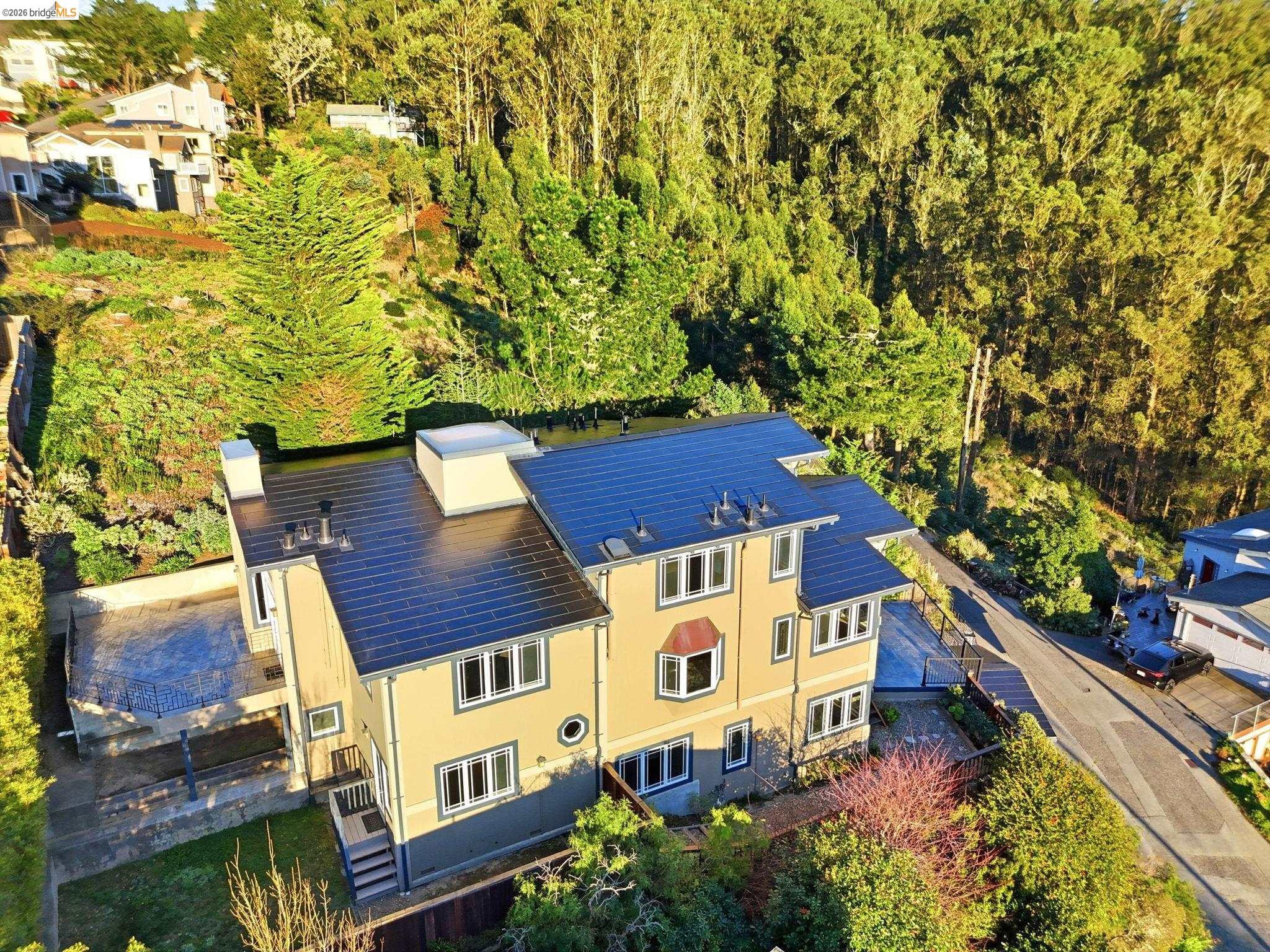 107 Dolphine Ave