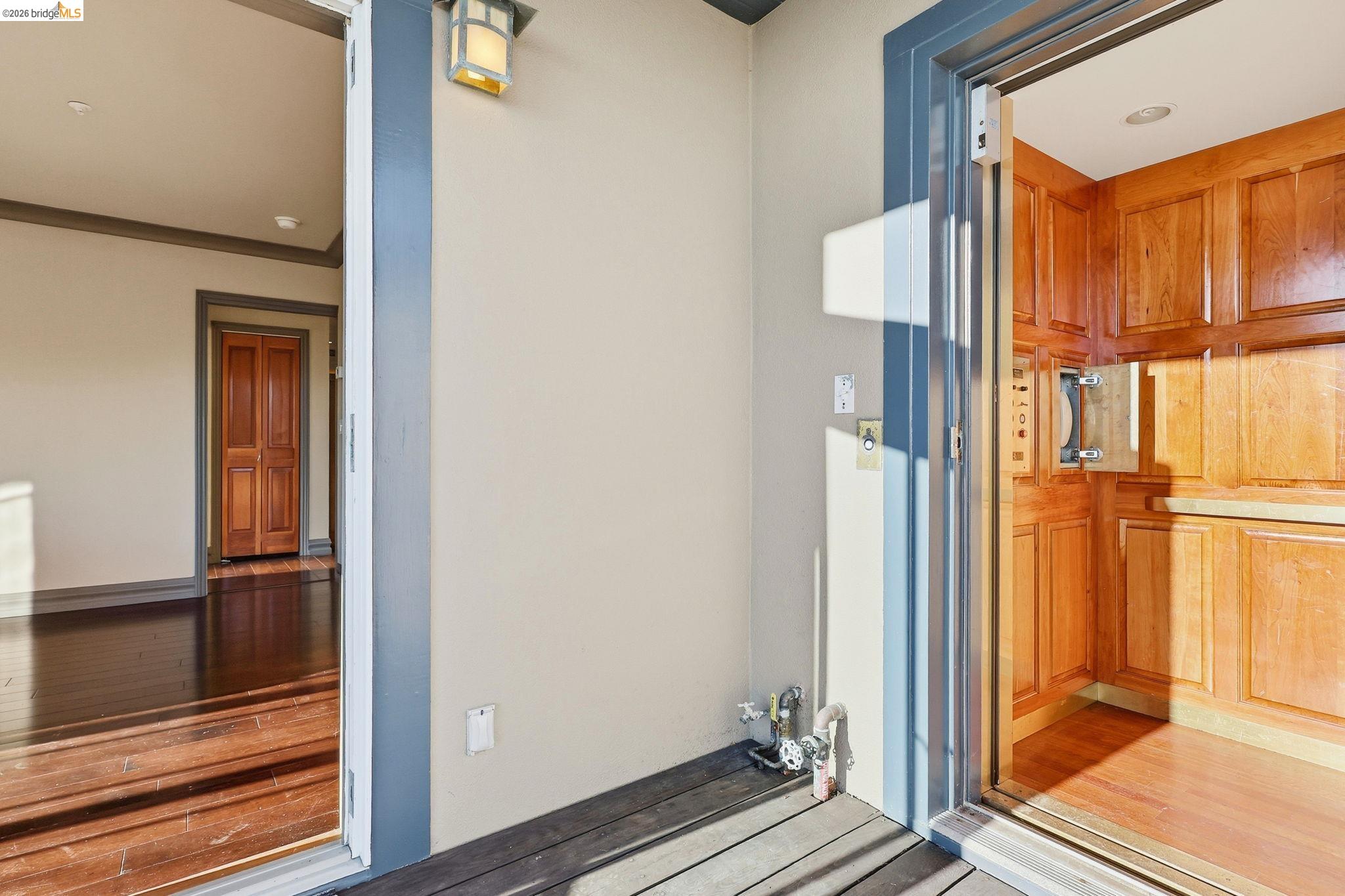 107 Dolphine Ave