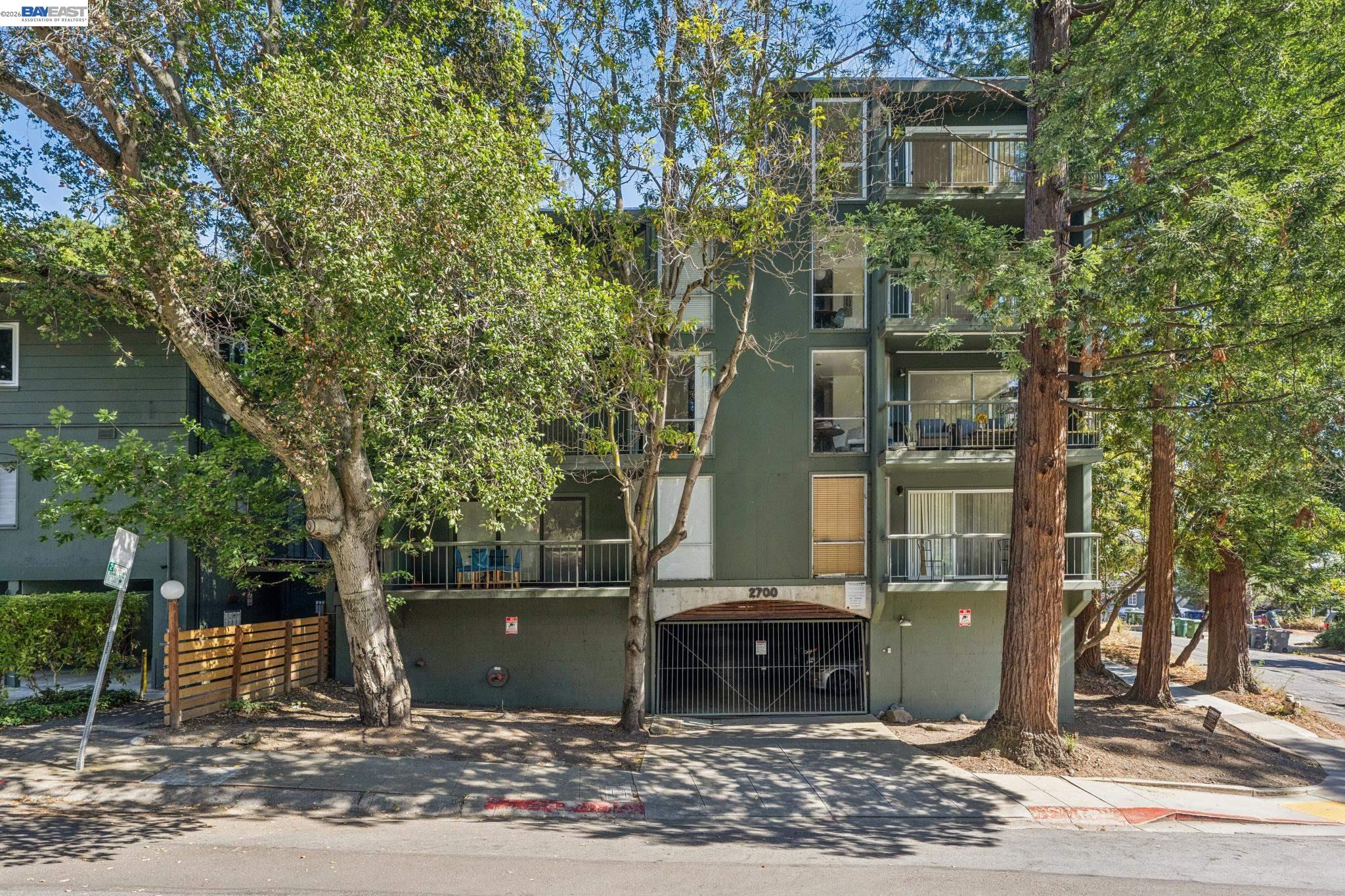 2700 Le Conte Ave # 406