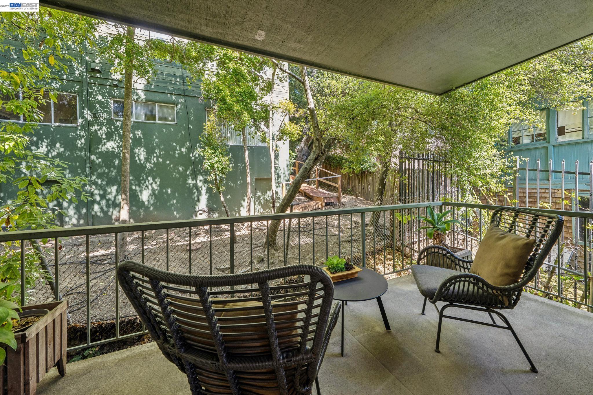 2700 Le Conte Ave # 406