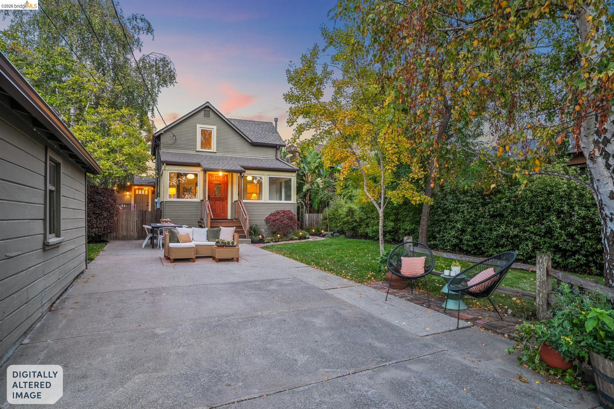 2129 Roosevelt Ave