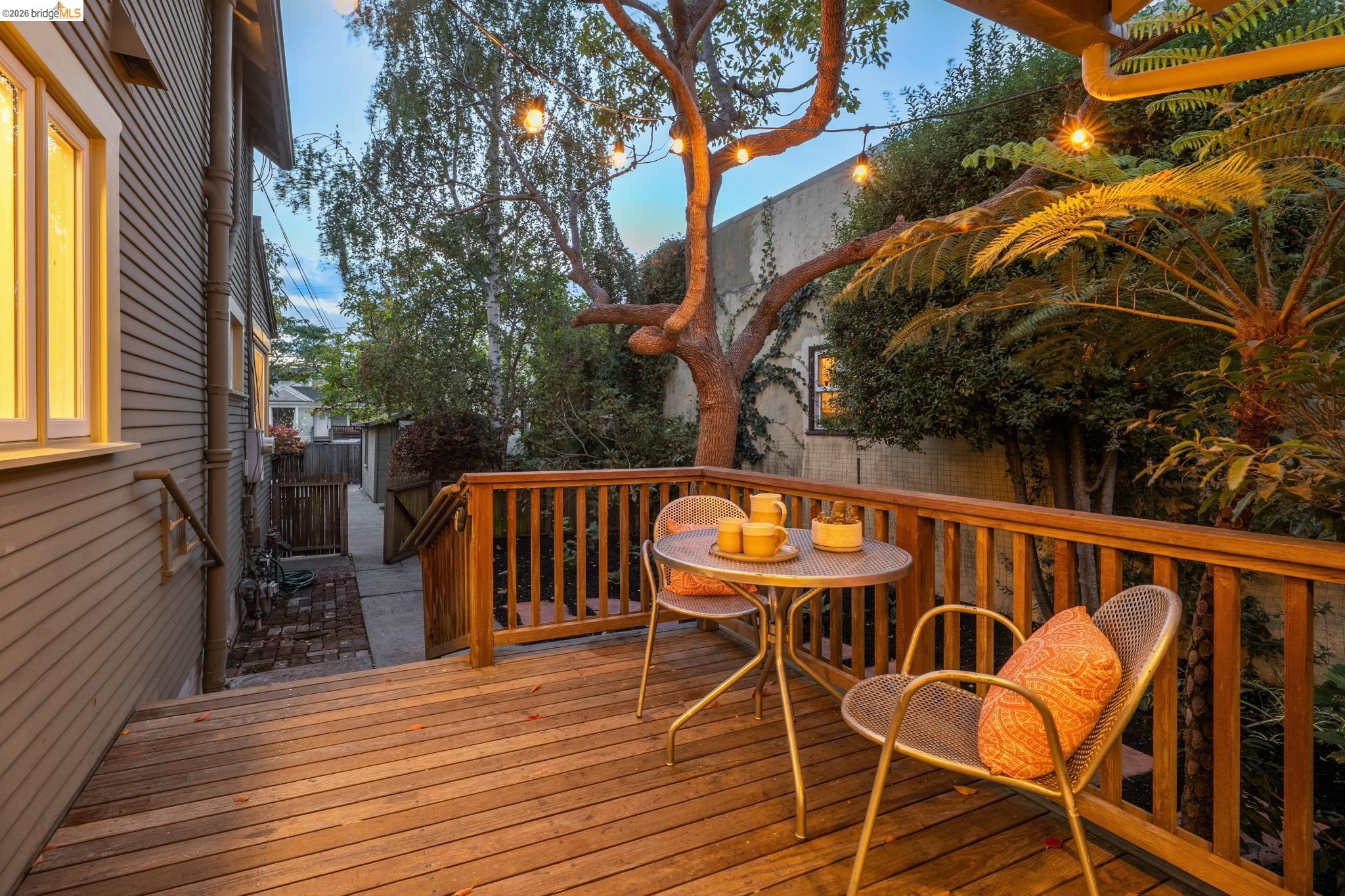 2129 Roosevelt Ave