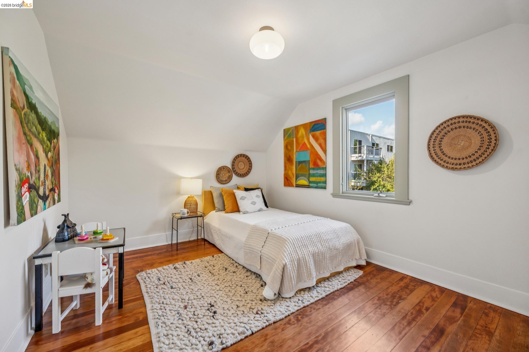 2129 Roosevelt Ave