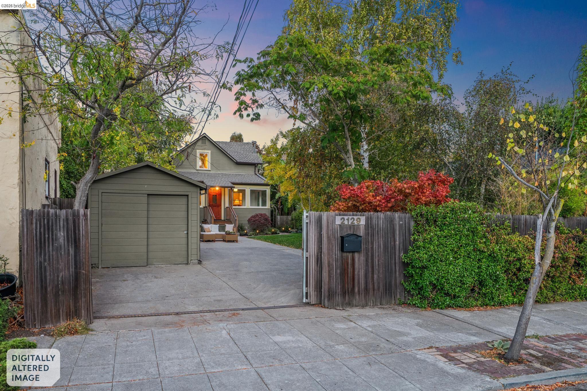 2129 Roosevelt Ave