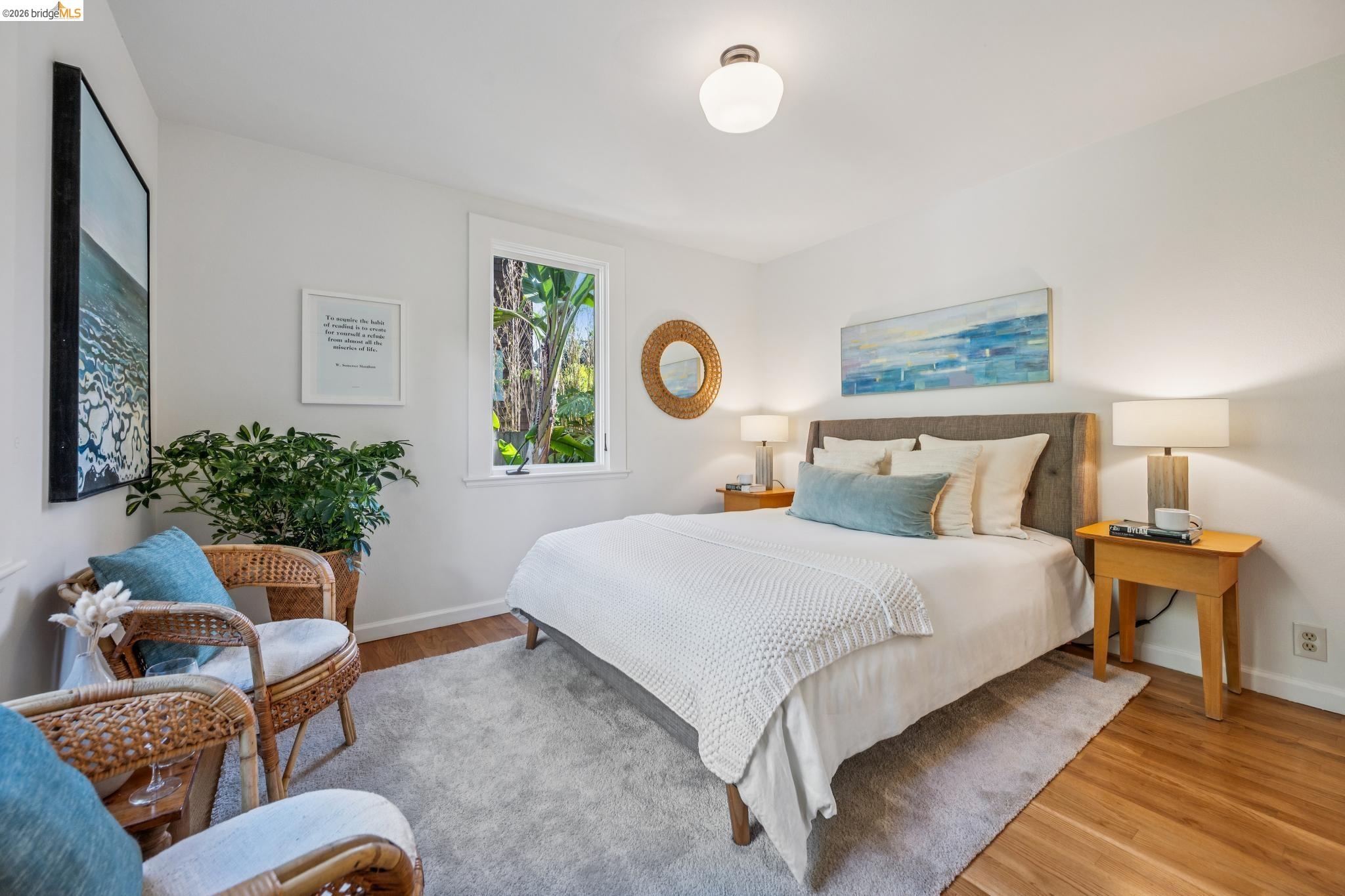 2129 Roosevelt Ave