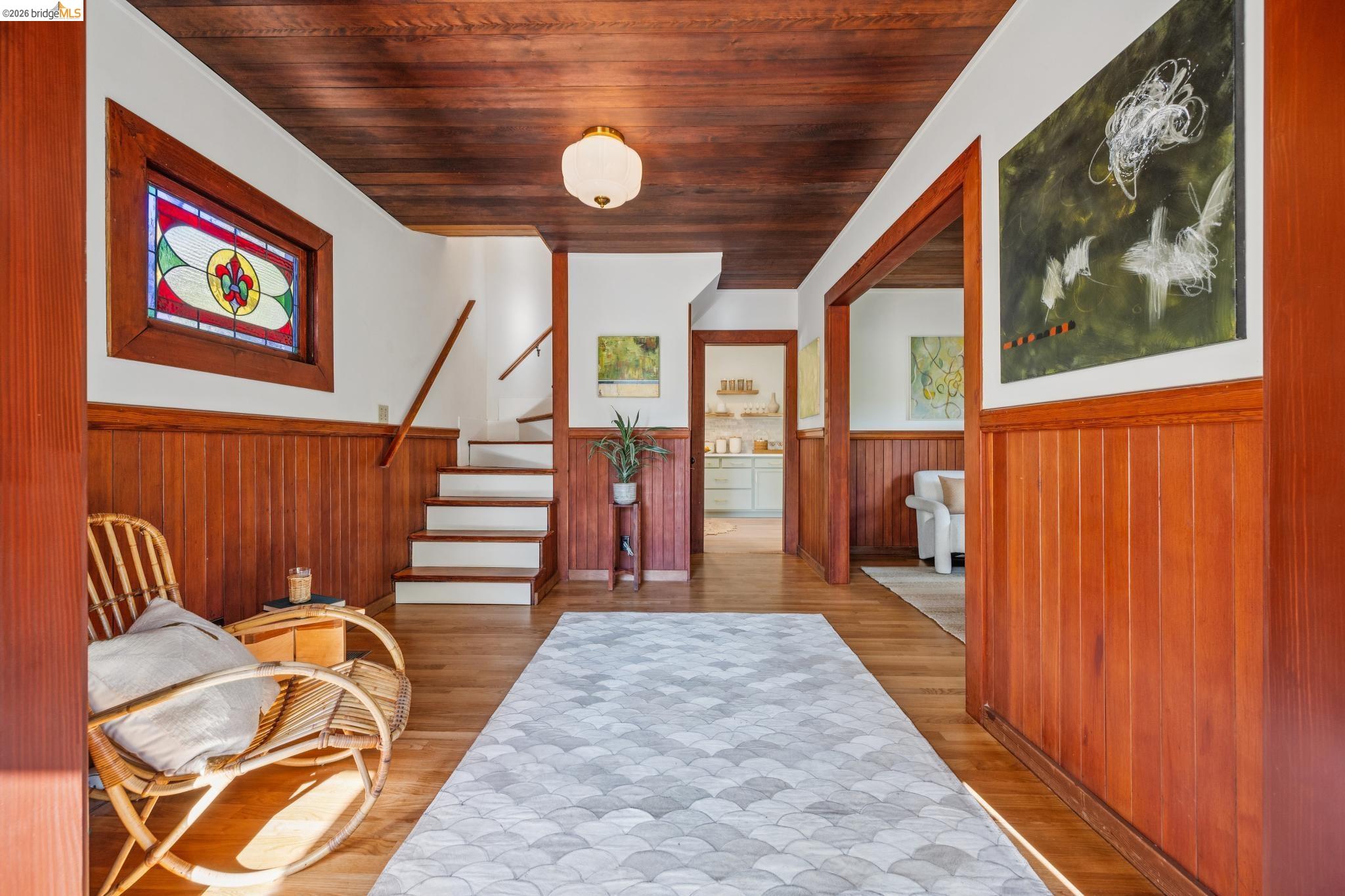 2129 Roosevelt Ave