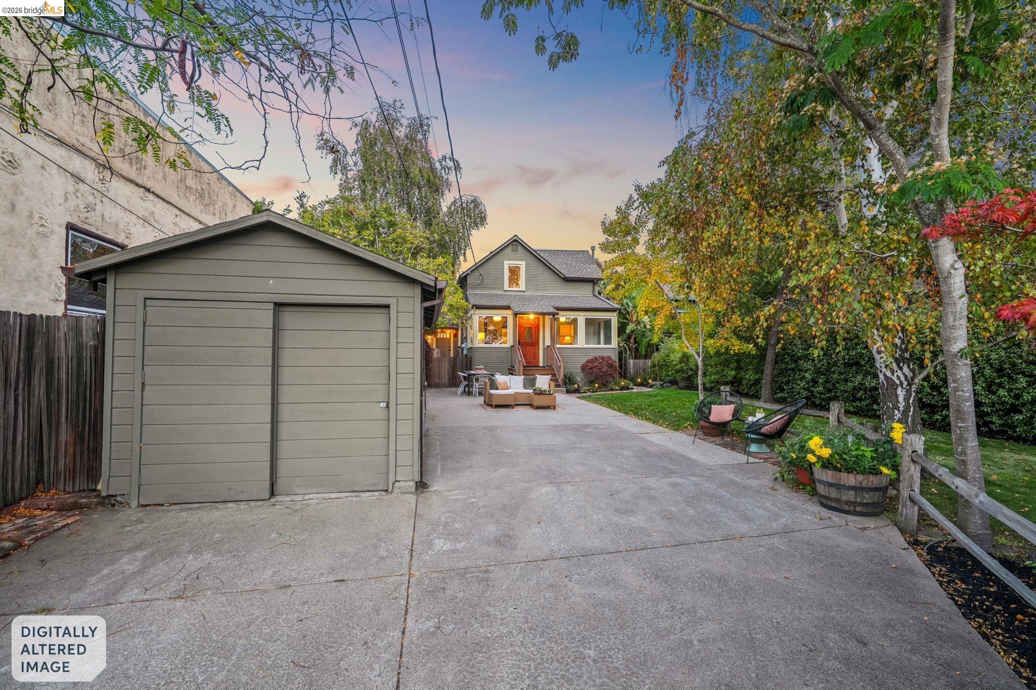 2129 Roosevelt Ave