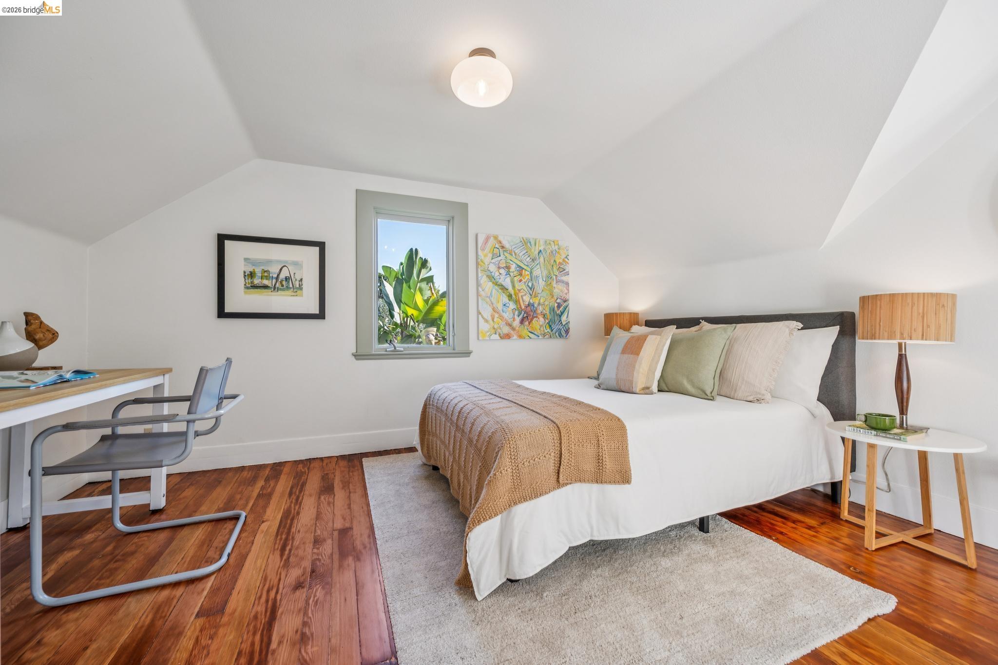 2129 Roosevelt Ave
