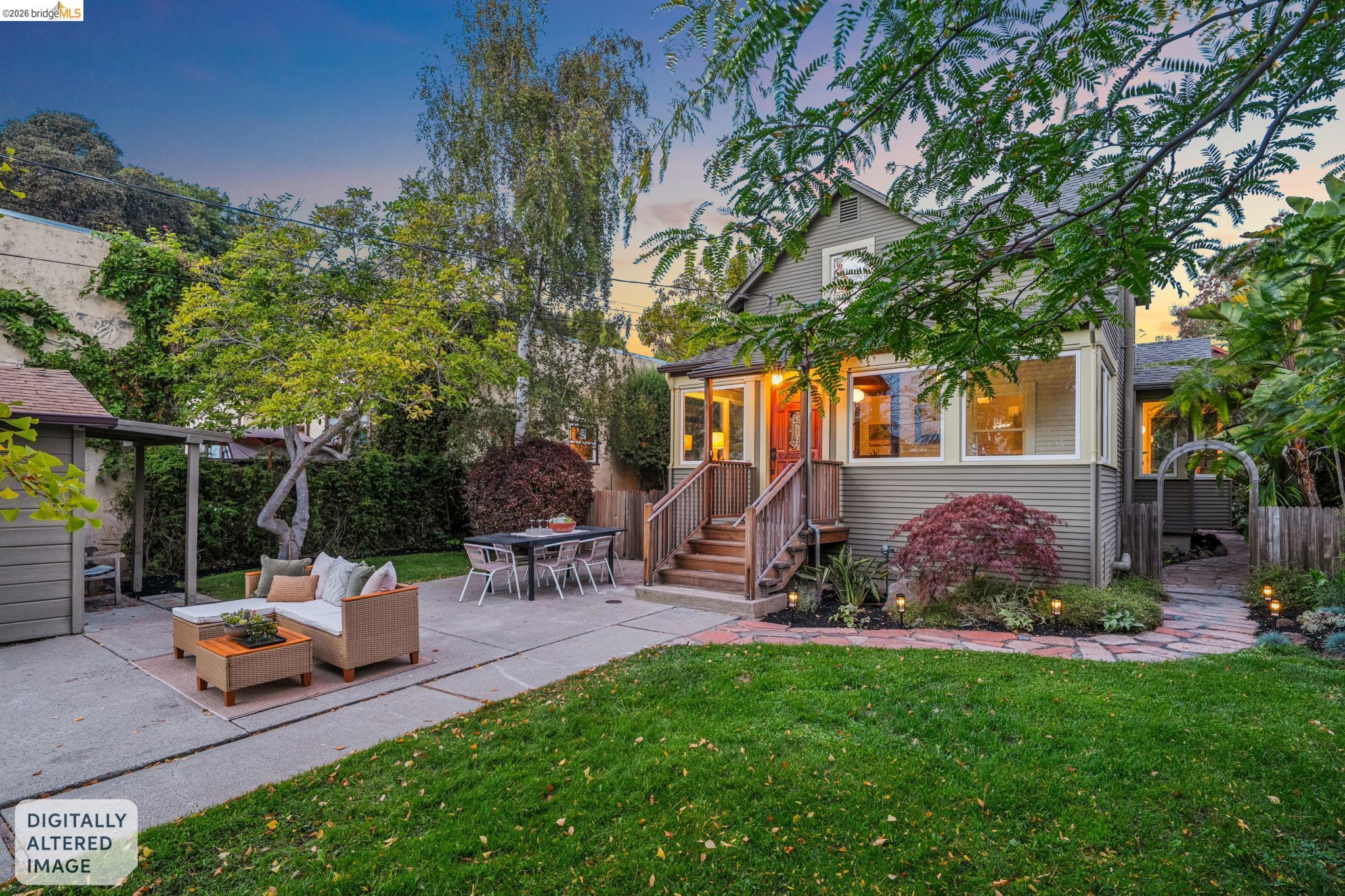 2129 Roosevelt Ave