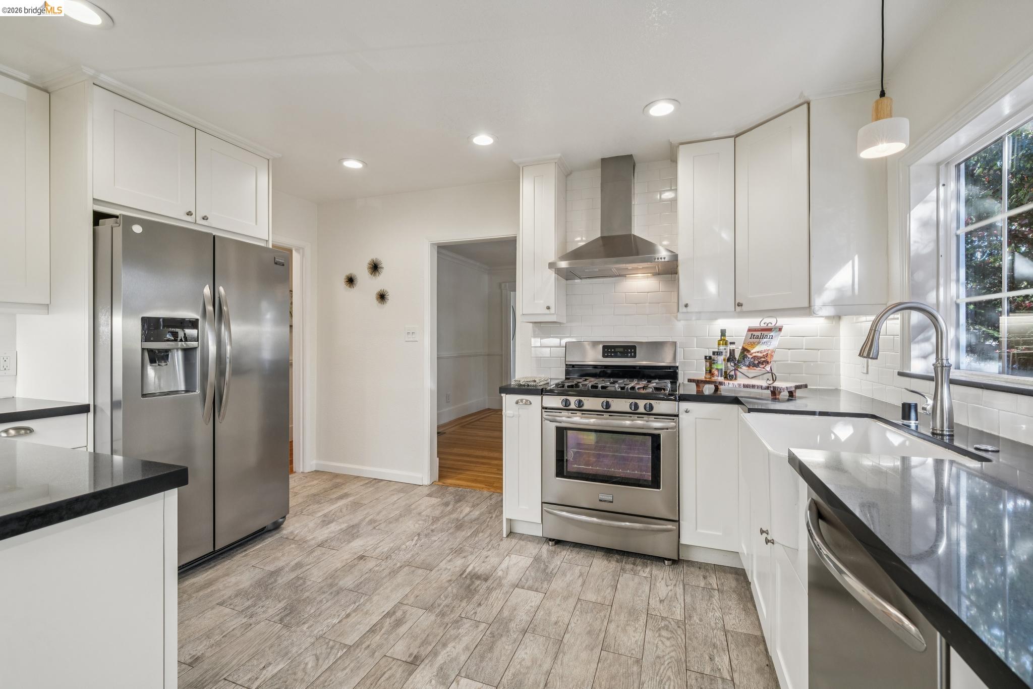 1595 Dwight Way